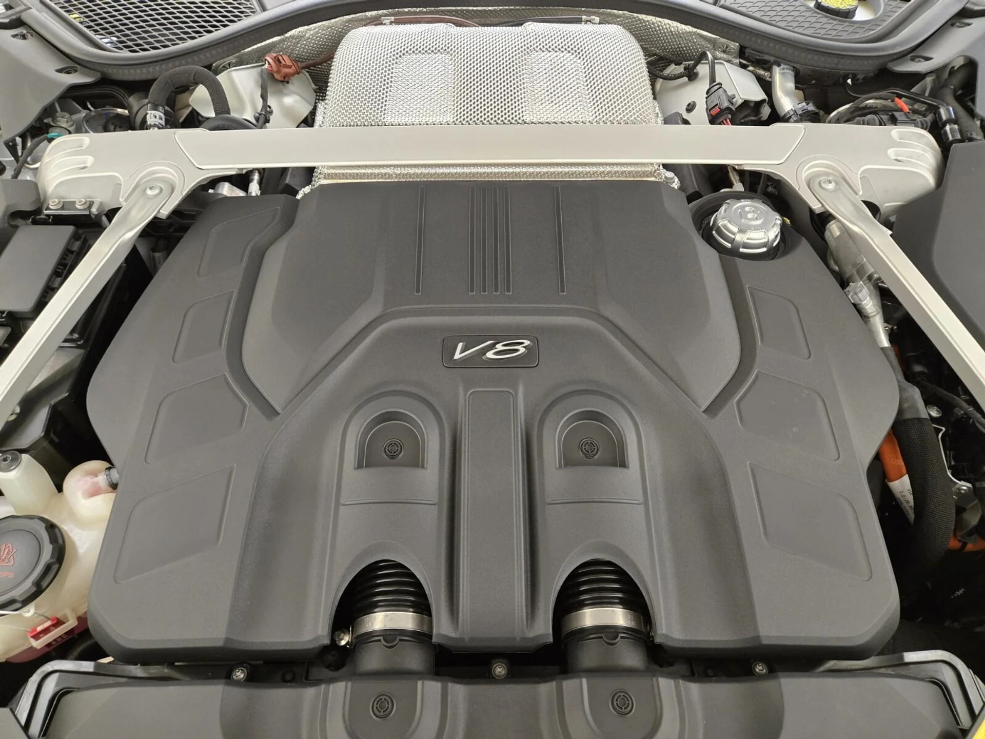 mph029_4175369247_Used_2025_Bentley_Flying_Spur_Speed_1760420804_33a8aadefc