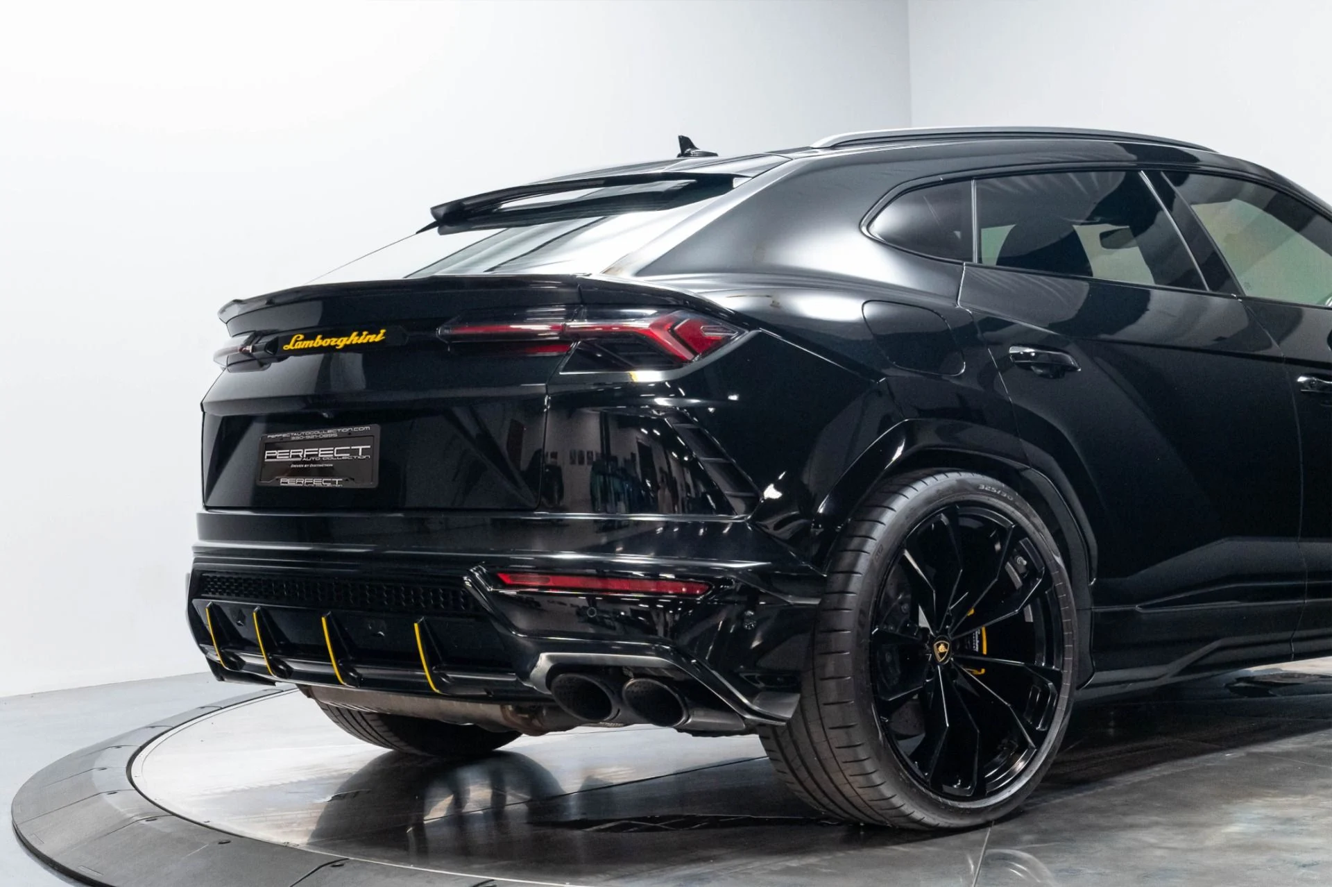 mph029_4176262409_Used_2019_Lamborghini_Urus_1786985122_dd5542d26f