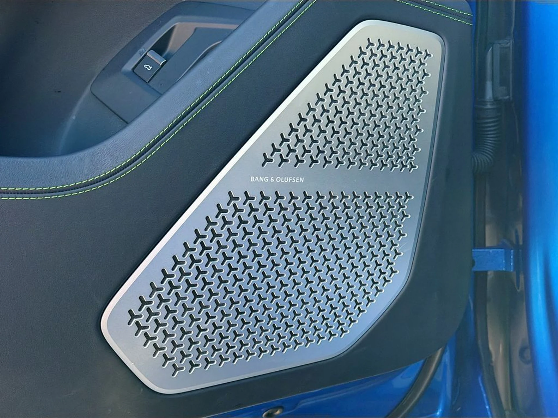 mph029_4177367048_fc2a07eda54d5a60d4d7726d25531b29x_1f6c3c2378