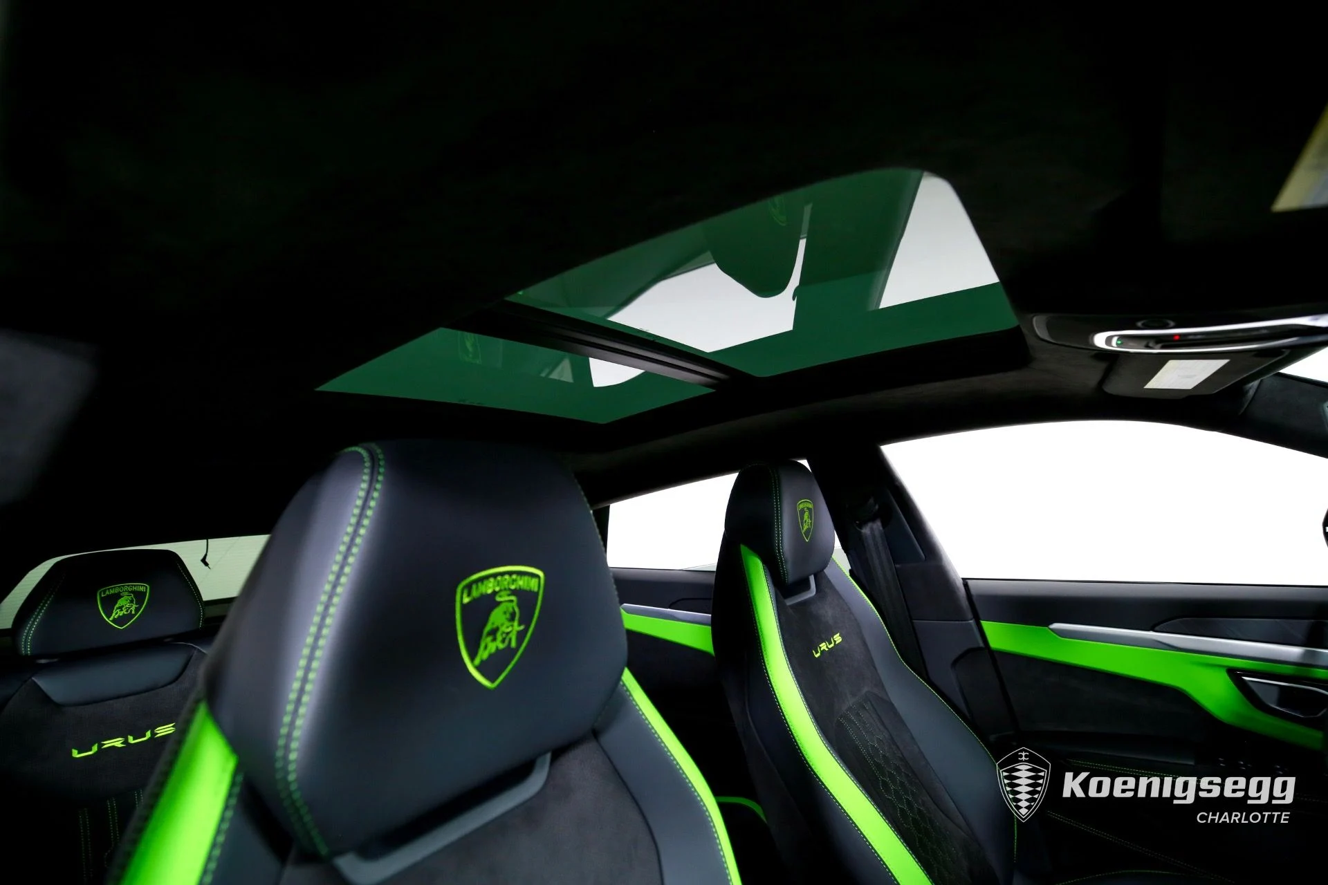 mph029_4180637472_Used_2024_Lamborghini_Urus_S_1760998520_e2d0da2889