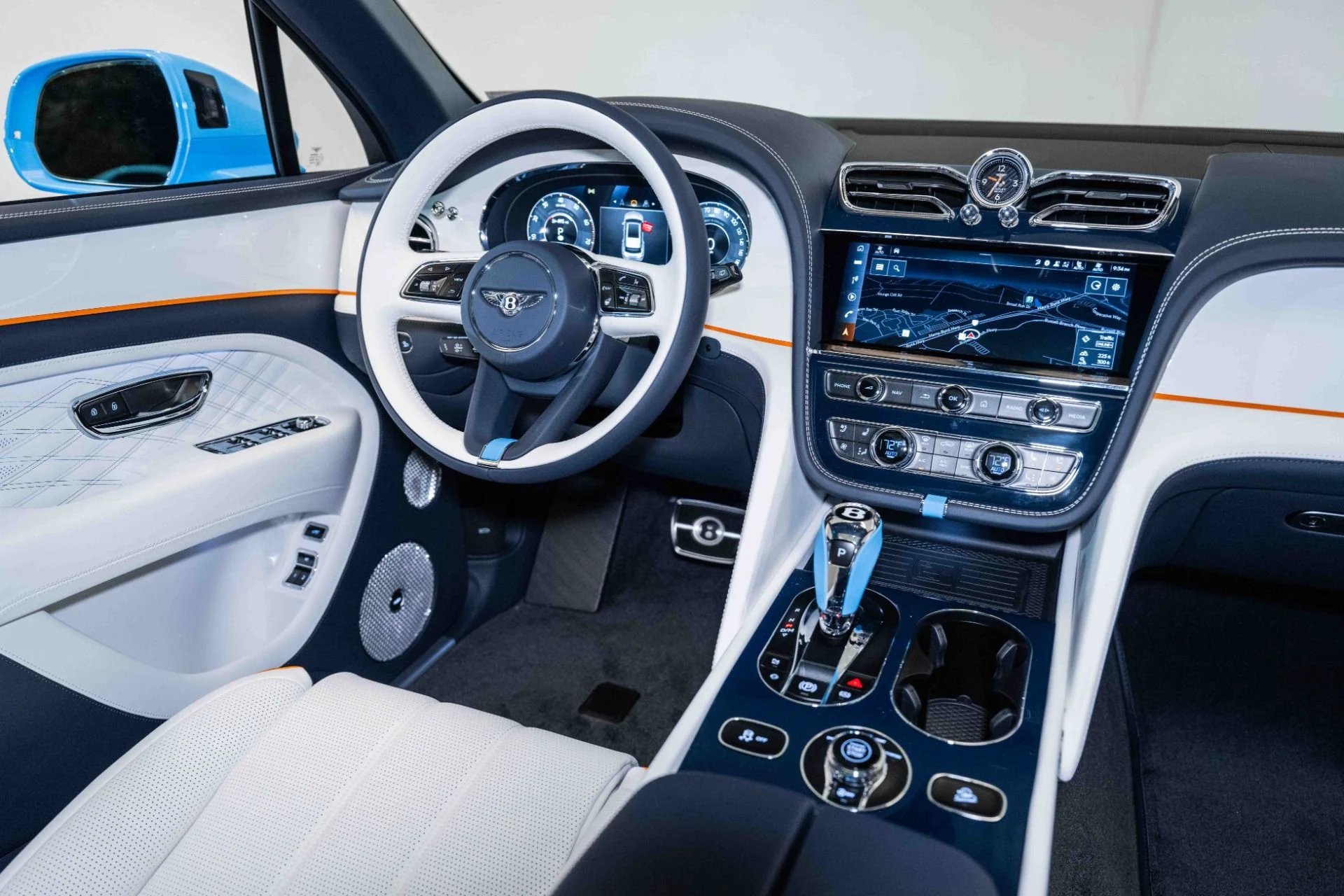 mph029_4181908736_New_2024_Bentley_Bentayga_EWB_Azure_V8_1725117447_06a73bfc8f