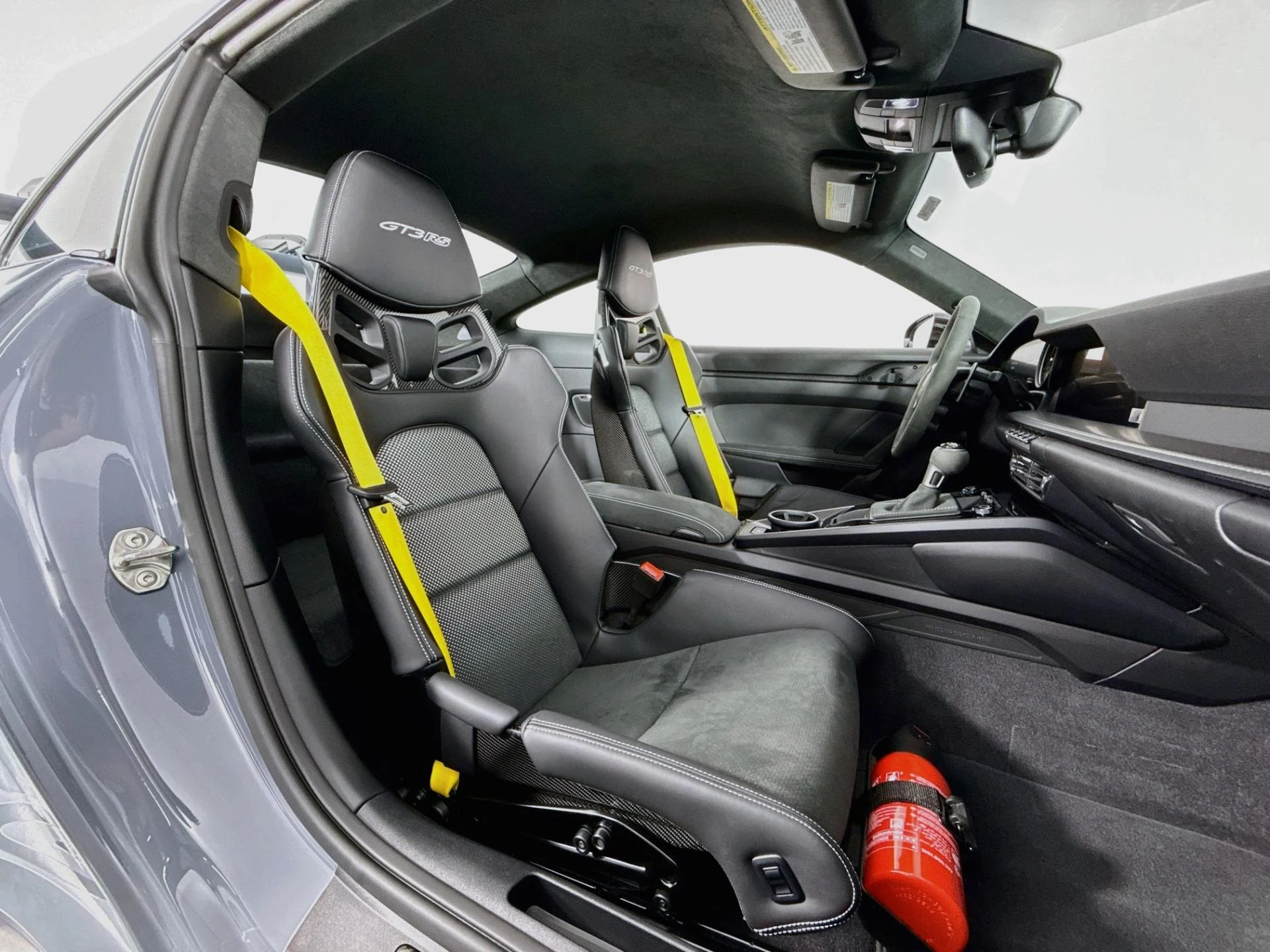 mph029_4191350639_Used_2025_Porsche_911_GT_3_RS_1786072474_928b9c162c