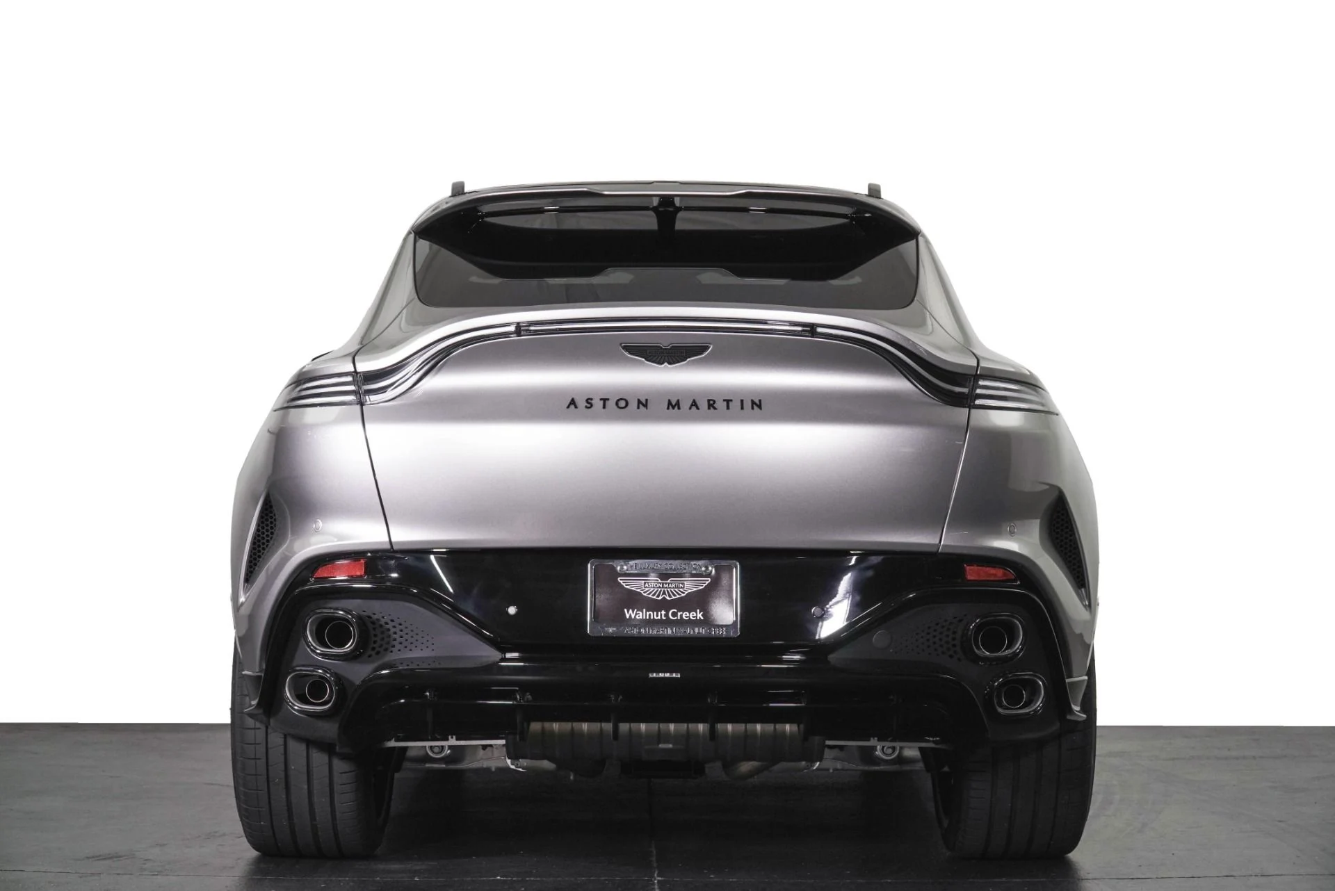 mph029_419554002_New_2026_Aston_Martin_DBX_S_1790660353_074c76fbbe
