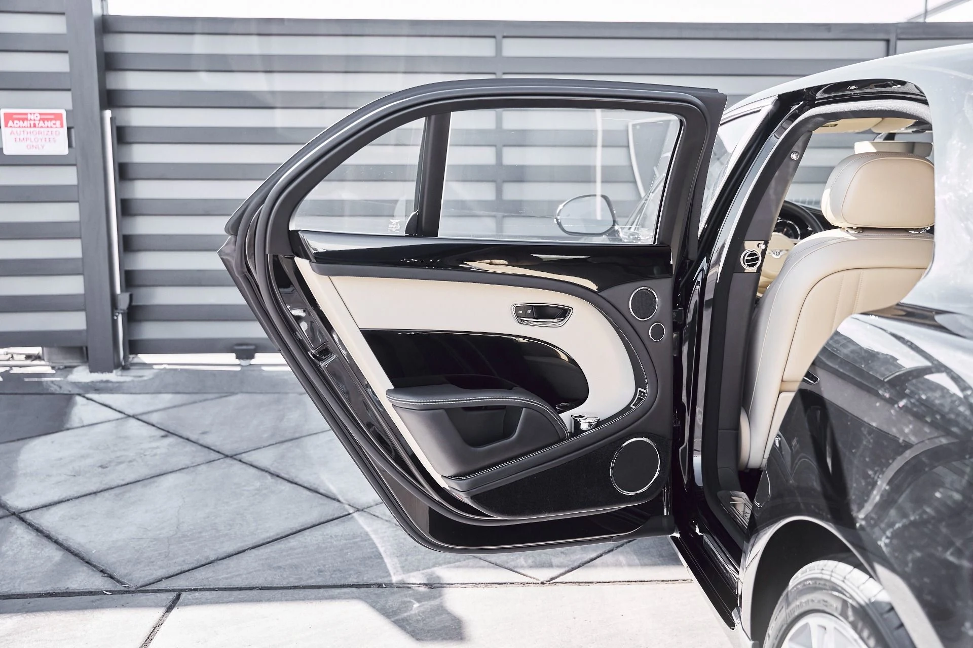 mph029_4201594403_Used_2019_Bentley_Mulsanne_Base_1773861365_272f9cea26