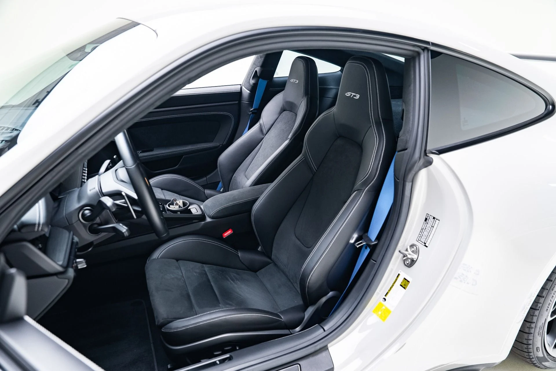 mph029_4202902465_Used_2024_Porsche_911_GT_3_1766184541_ad7edfb599