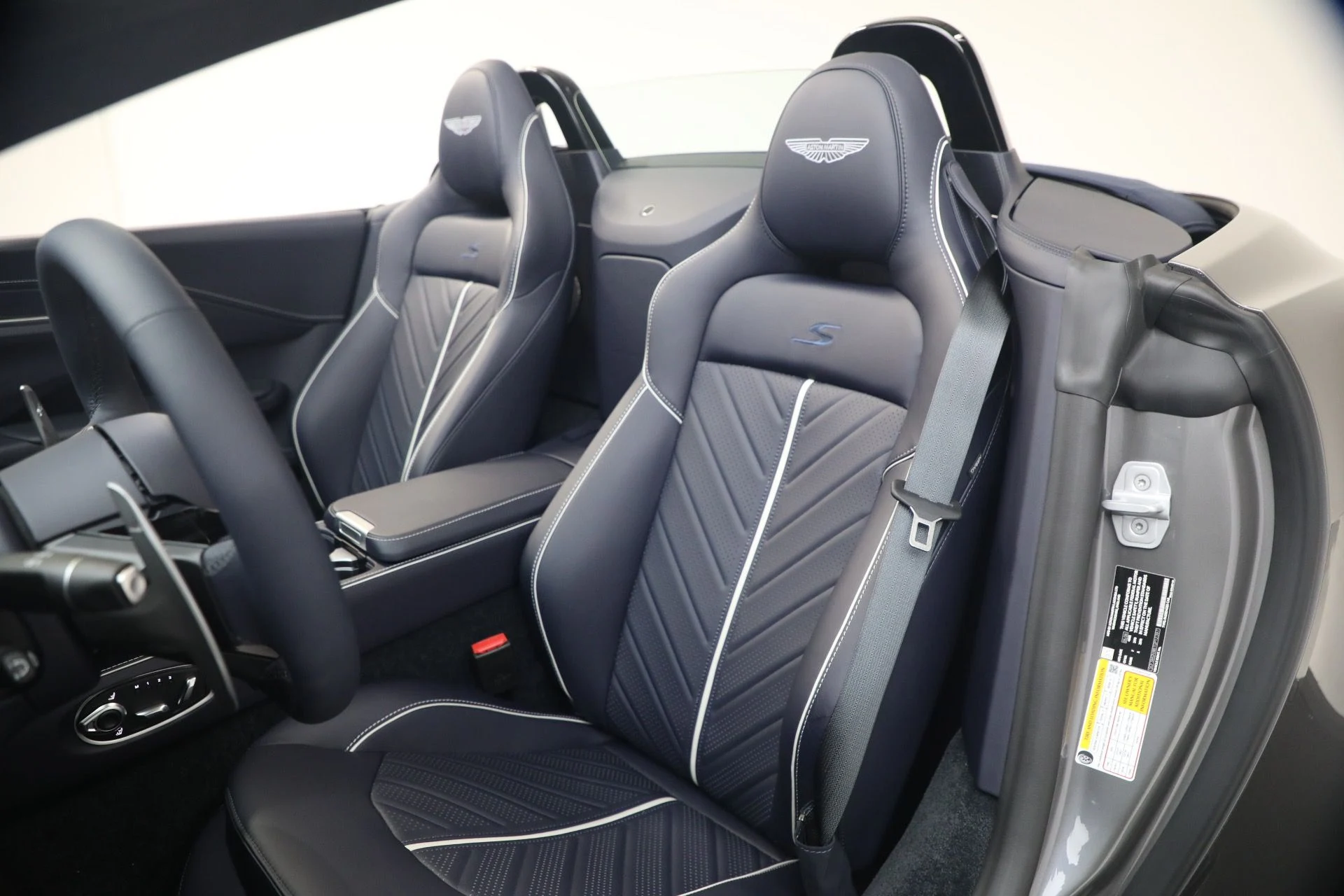 mph029_4204244627_New_2026_Aston_Martin_Vantage_S_Roadster_1786132821_297fcdc93d