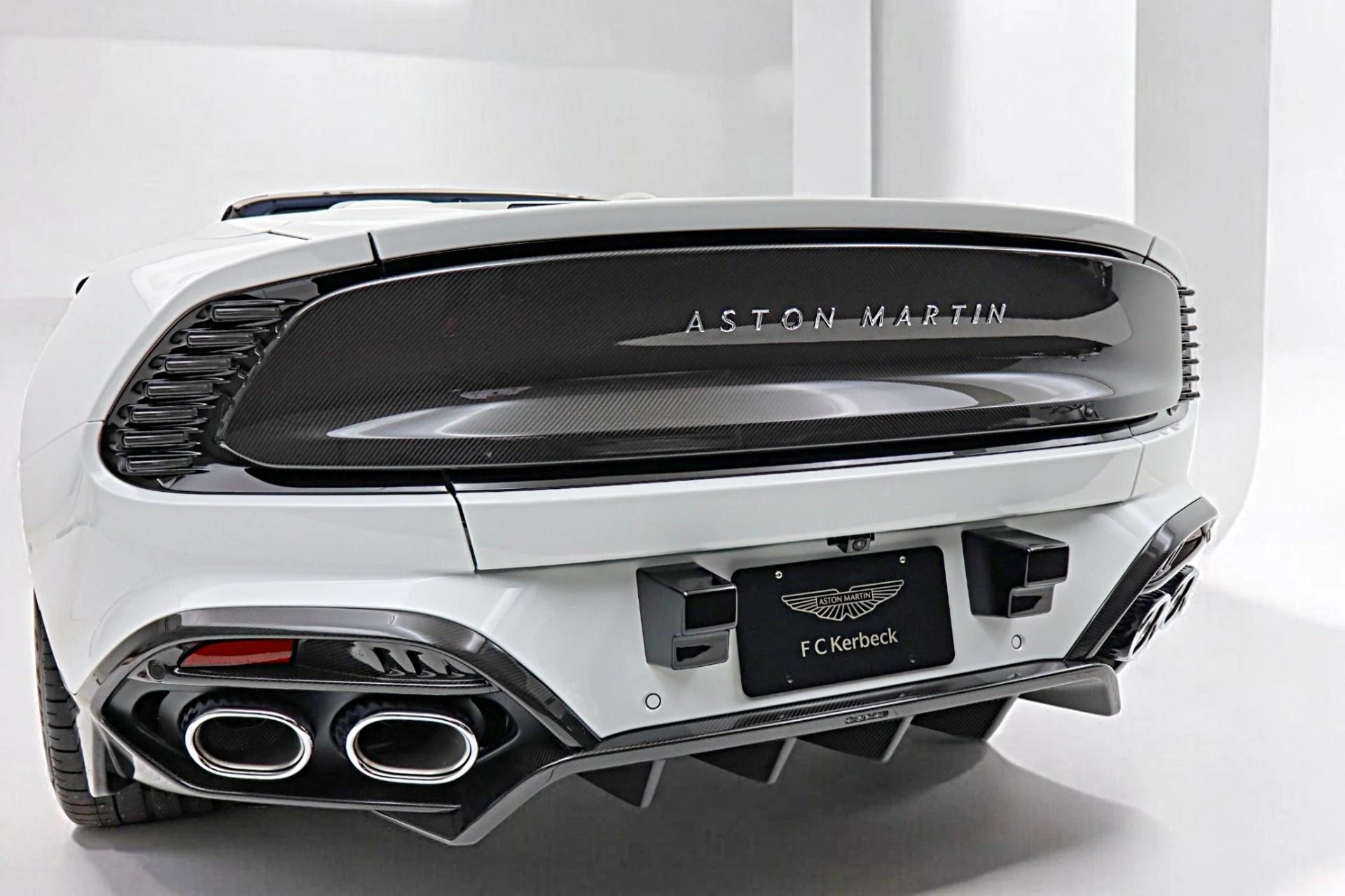 mph029_4206340742_New_2026_Aston_Martin_Vanquish_Volante_1c6e3be11a