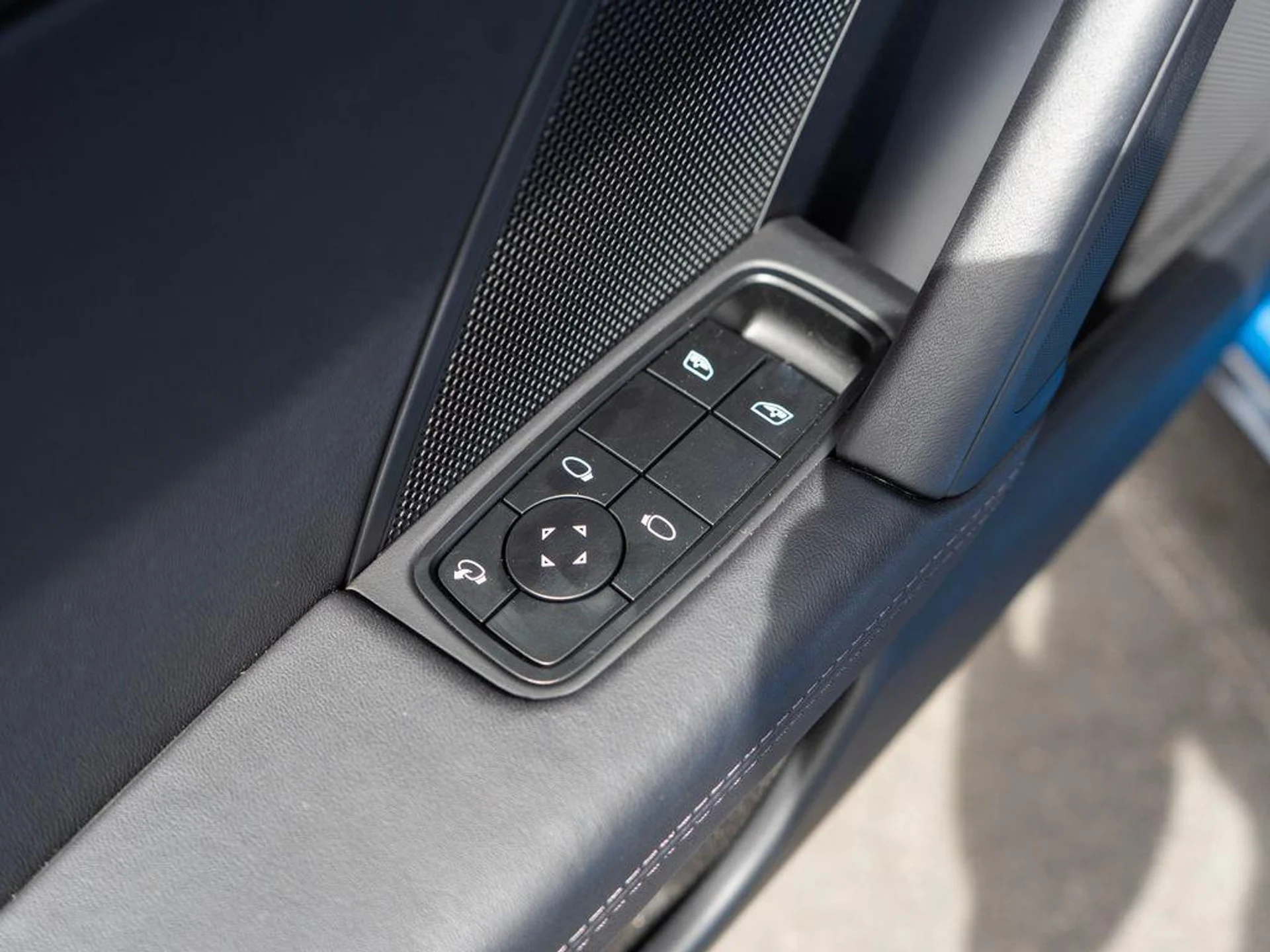 mph029_4208934857_g_LT_Qv_Zsy_ULDNK_46_Tr_K_Vp8eq_DQJ_8_a893551227