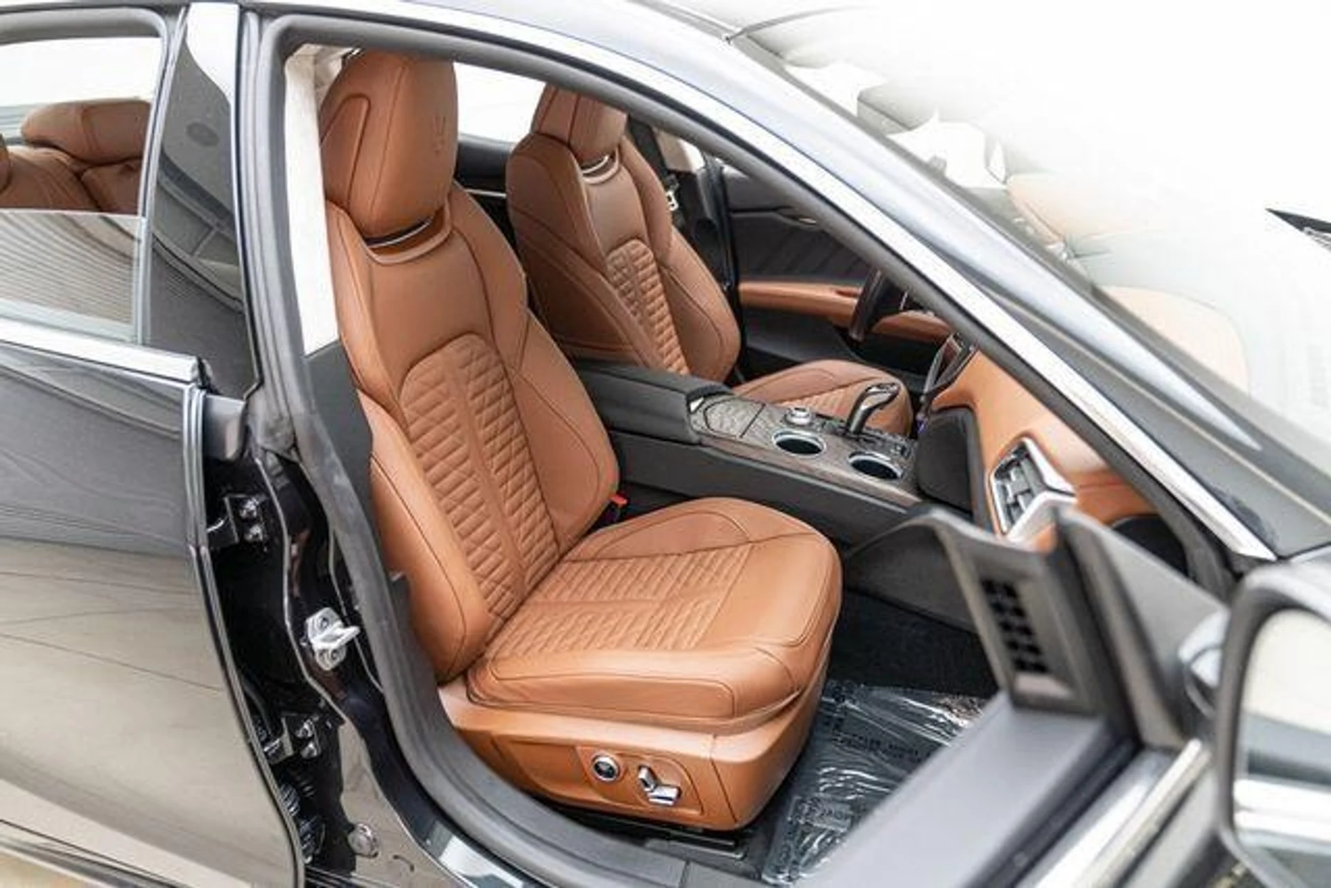 mph029_4213137261_New_2023_Maserati_Ghibli_Modena_1753160518_671ee74cc3