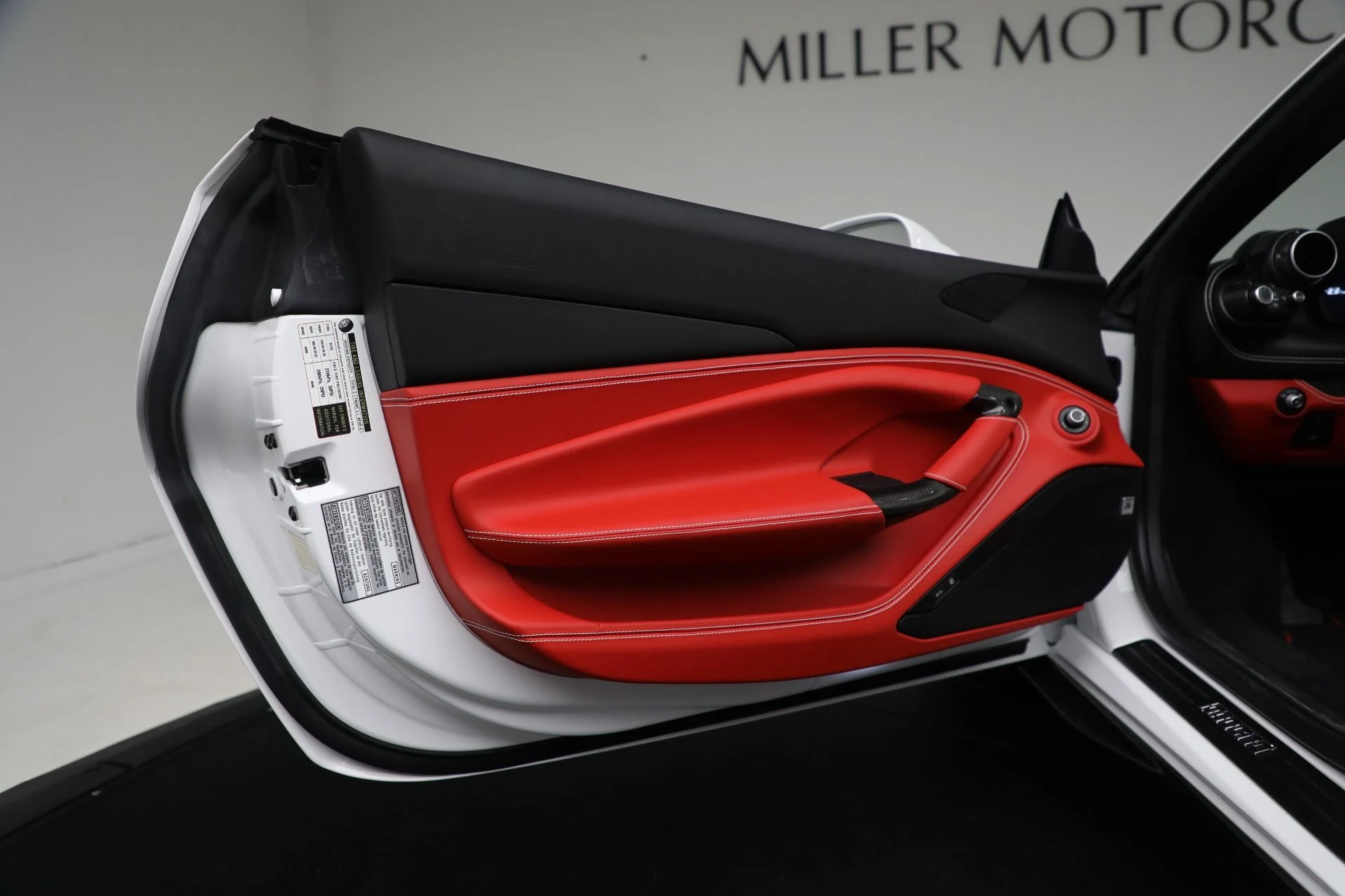 mph029_4215930428_Used_2023_Ferrari_F8_Spider_1e8774bf80