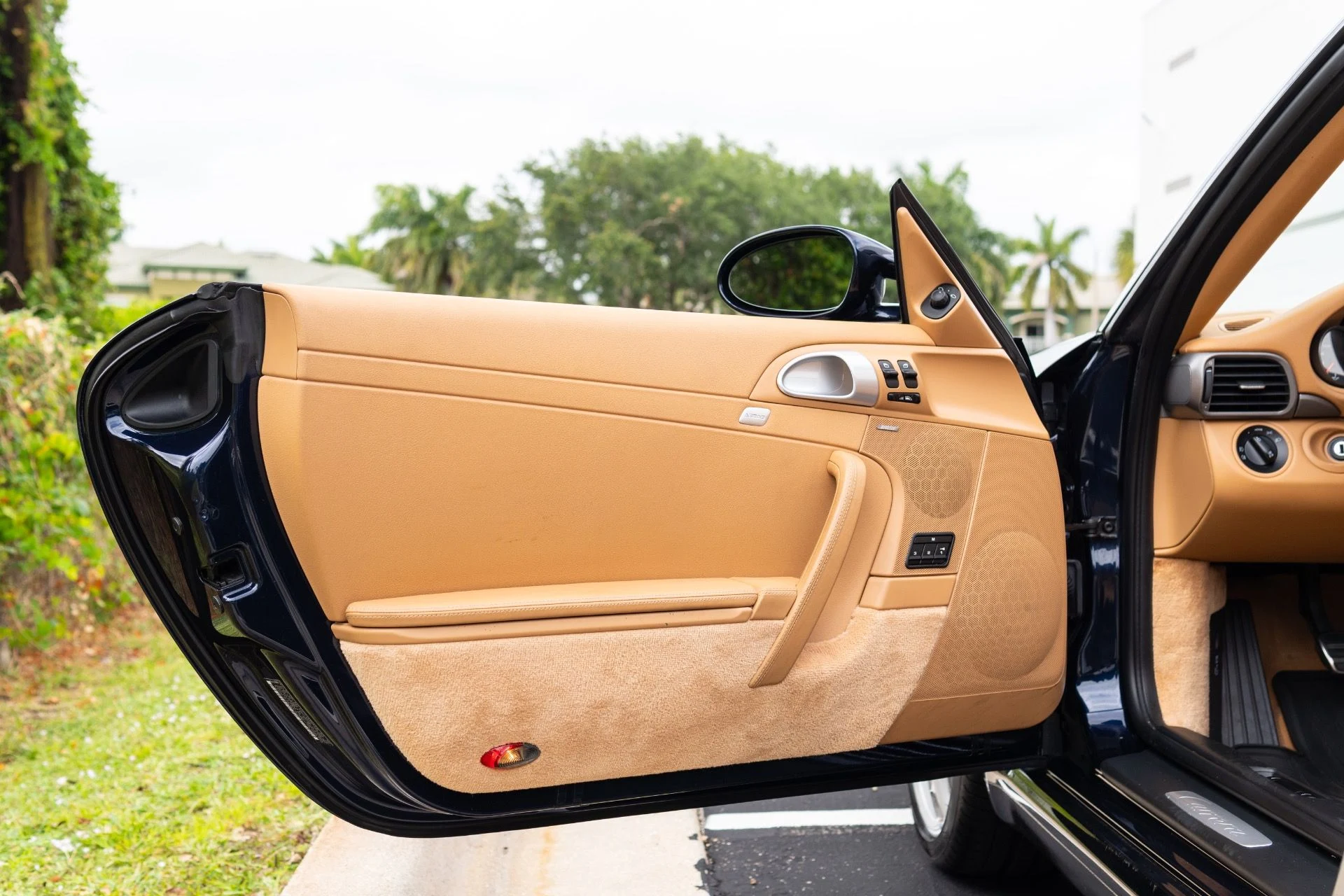 mph029_4216734811_Used_2008_Porsche_911_Carrera_1777990677_183b8f9d27