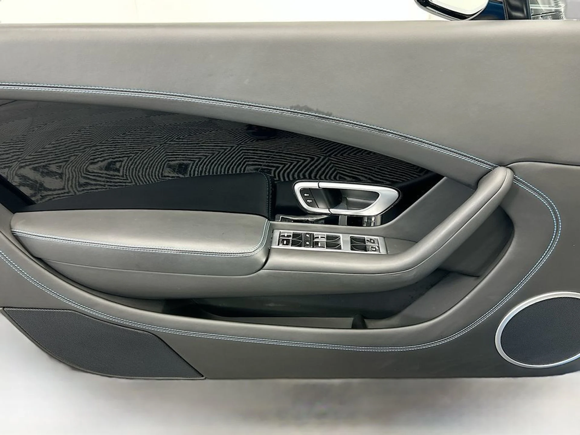 mph029_4228026540_used_2014_bentley_continental_gt_v8_s_2drconvertible_8119_22979396_30_1024_c816e7886e