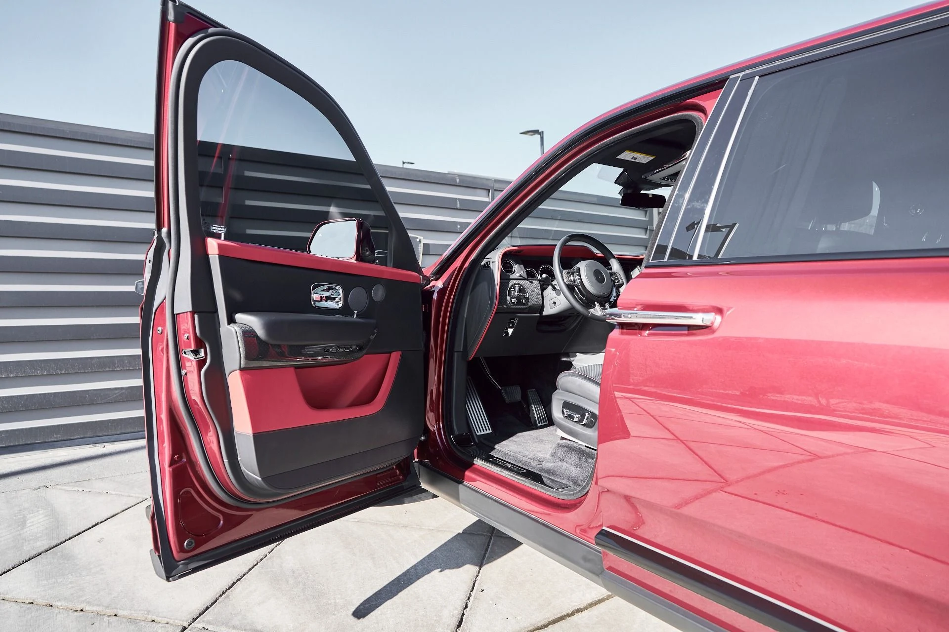 mph029_4235260589_Used_2022_Rolls_Royce_Cullinan_Black_Badge_1764038731_b85c3d159d