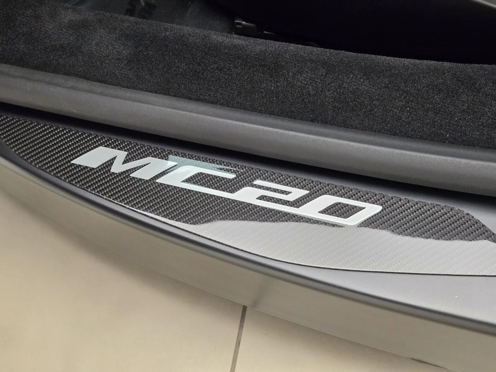 mph029_4254481578_Used_2022_Maserati_MC_20_1760424970_3aedca2908