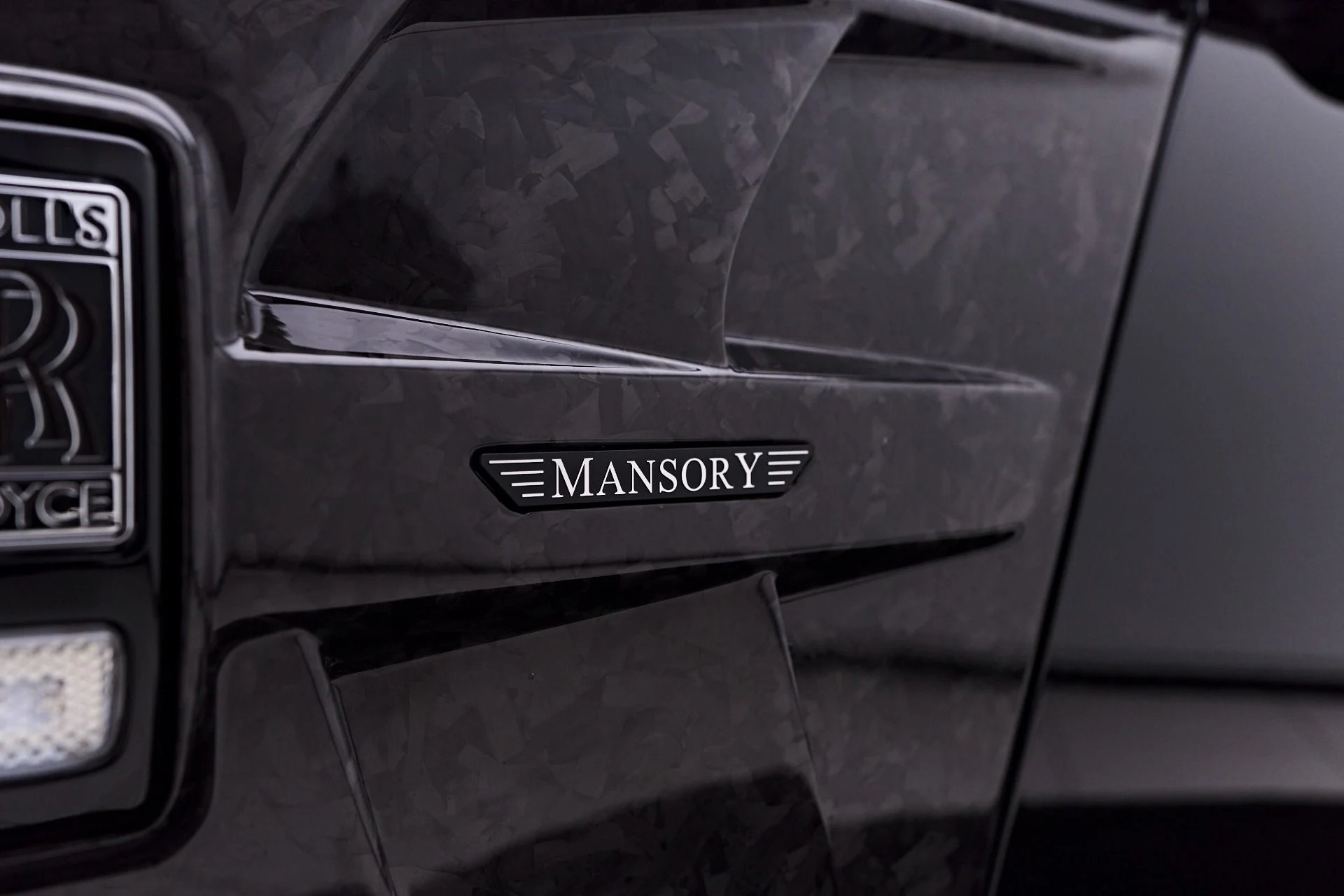 mph029_4256870799_Used_2025_Rolls_Royce_Spectre_Mansory_1756243802_7c75b02063