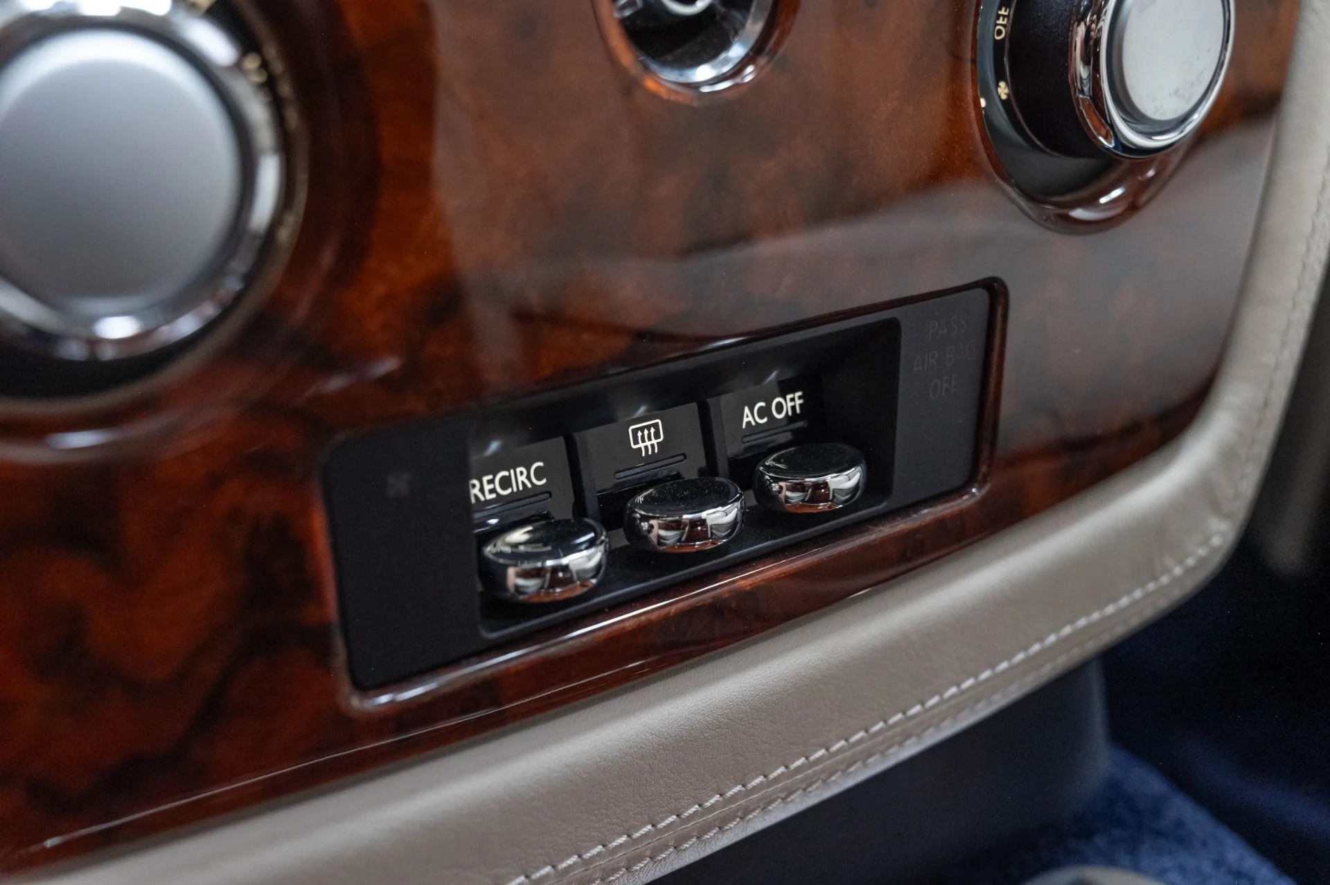 mph029_4259926551_Used_2013_Rolls_Royce_Phantom_1784226914_30aa120f1b
