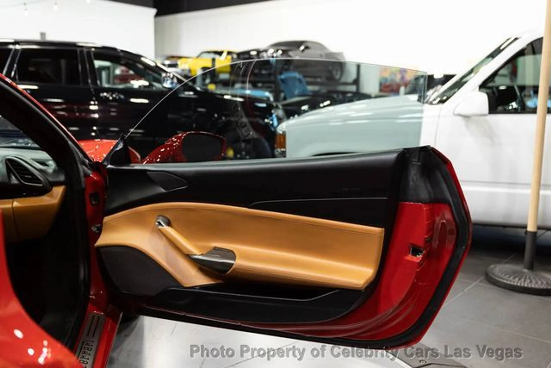 mph029_4260456901_used_2018_ferrari_488_gtb_coupe_9707_23093492_34_640_836b1d8b75