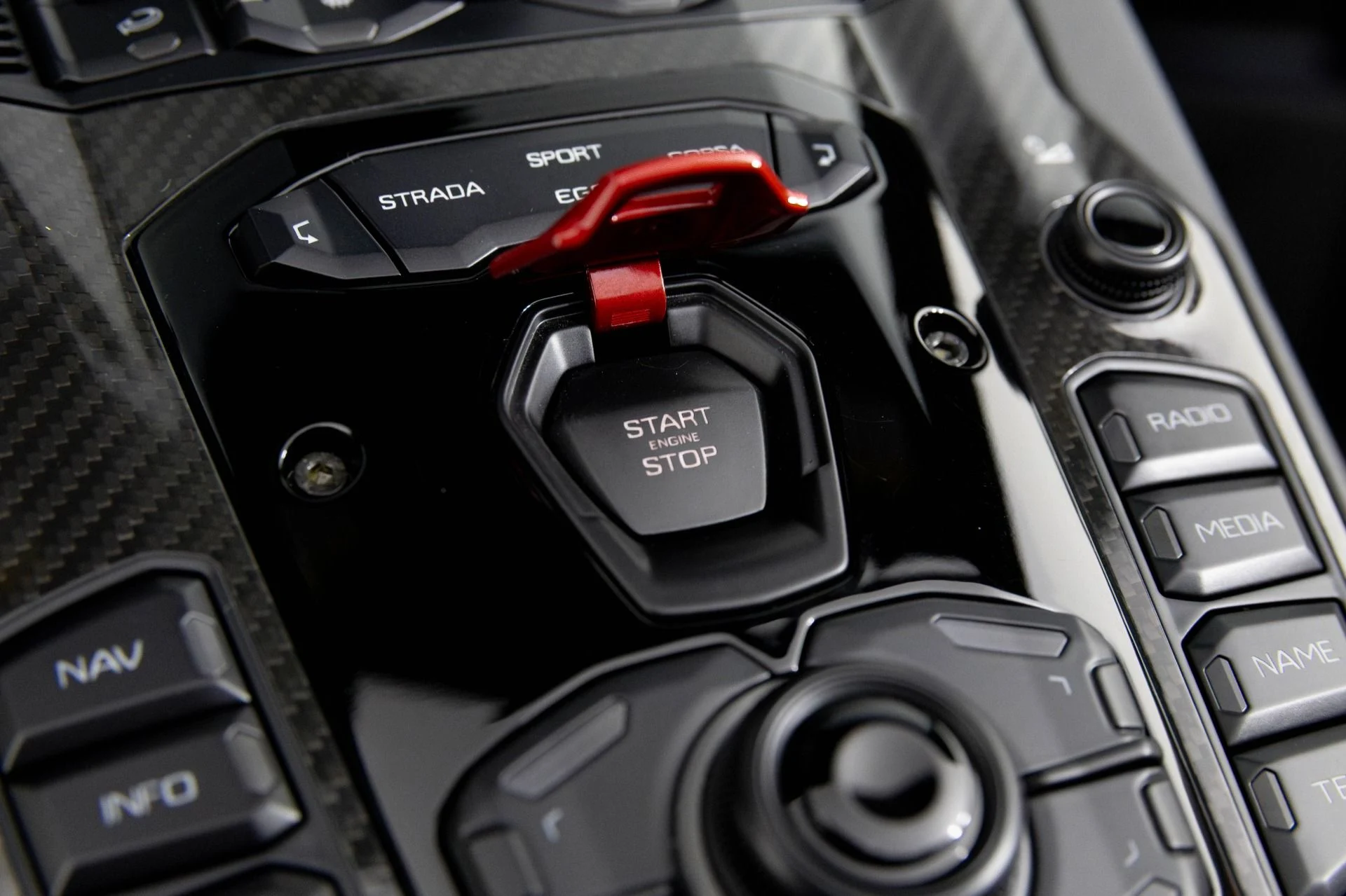 mph029_4262449984_Used_2020_Lamborghini_Aventador_SVJ_1759430116_3a2fb3dce0