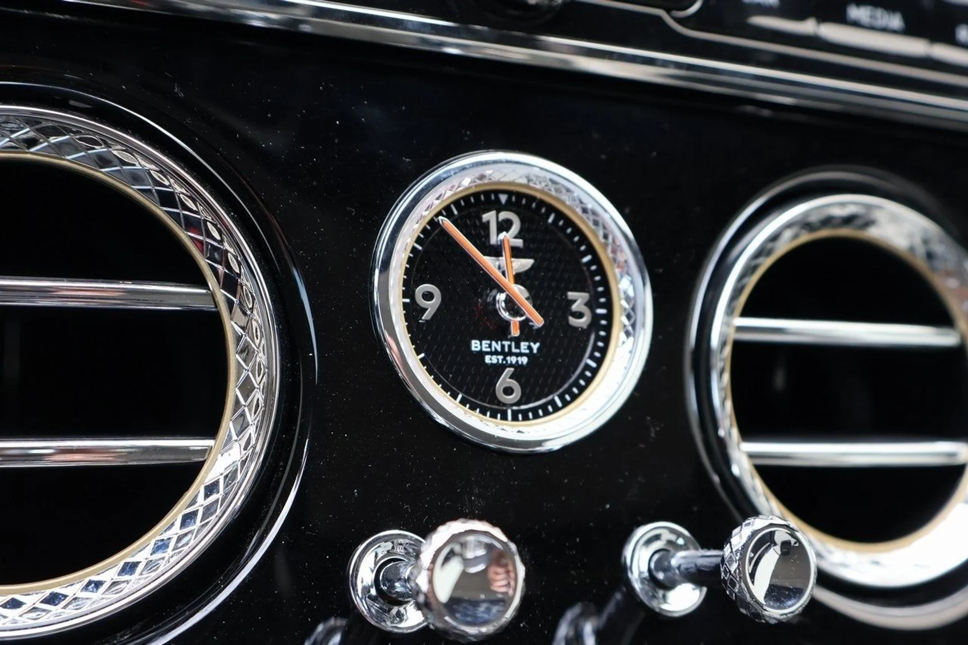 mph029_4268289877_30_21195ce06a