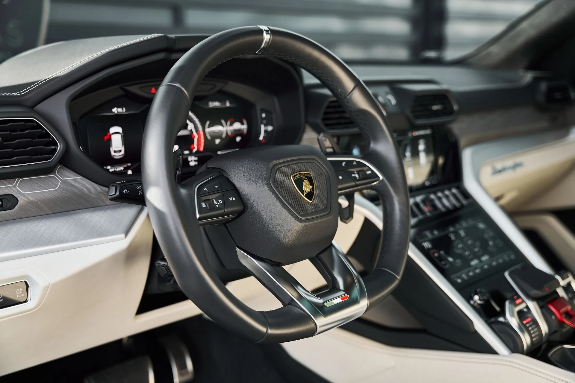 mph029_4272015703_Used_2021_Lamborghini_Urus_1771117245_826f3770cb