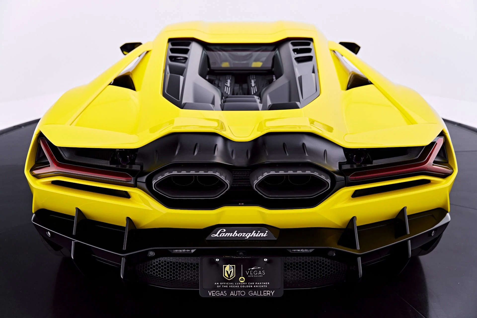 mph029_4272133548_Used_2026_Lamborghini_Revuelto_Base_1782198254_b748c48a32