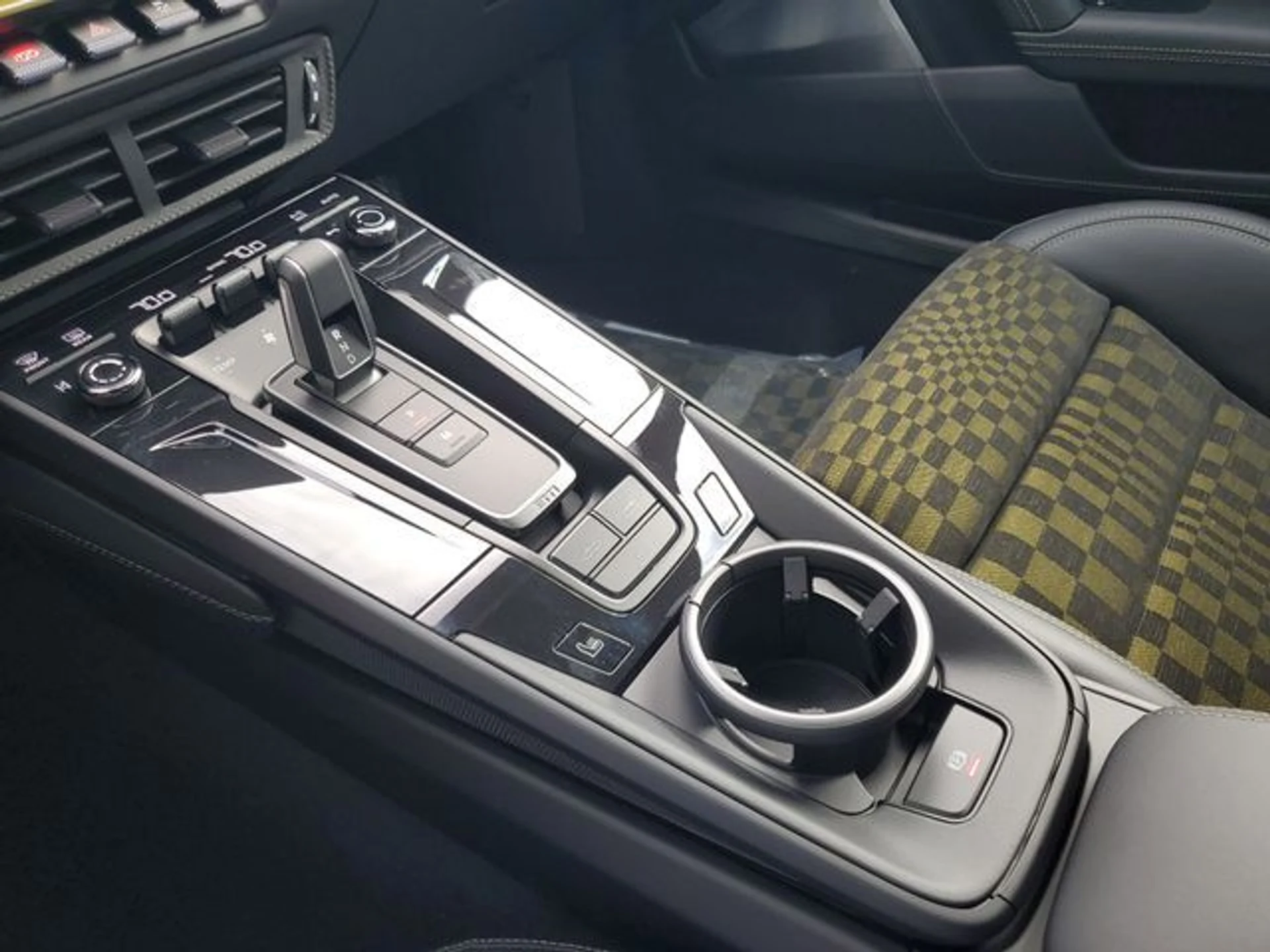 mph029_4281569857_92b2172003e133e839dae29364ec8684x_3e85d0a47e