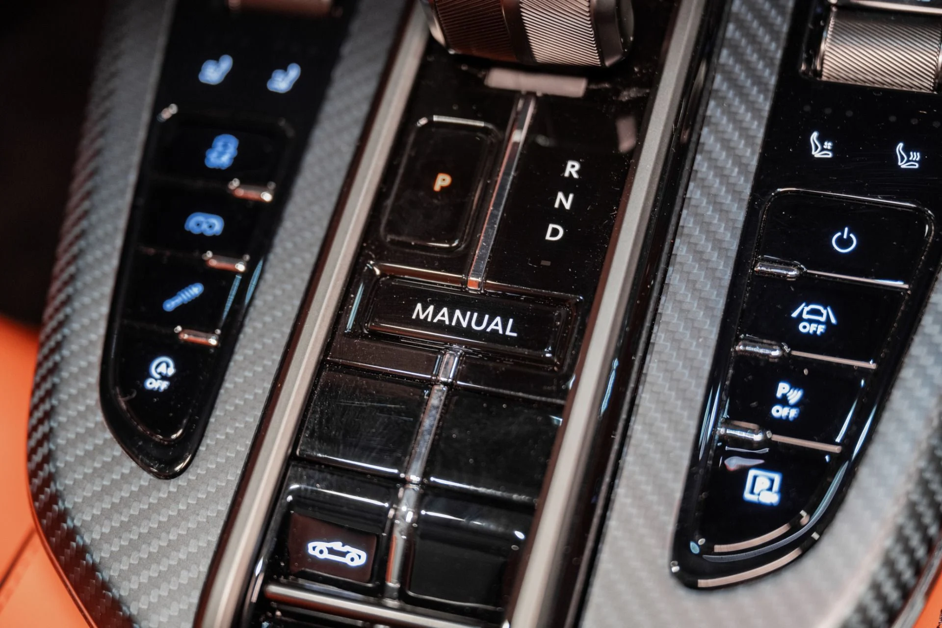 mph029_4284374570_New_2026_Aston_Martin_Vantage_Roadster_1761752064_aa6dd5bd3a