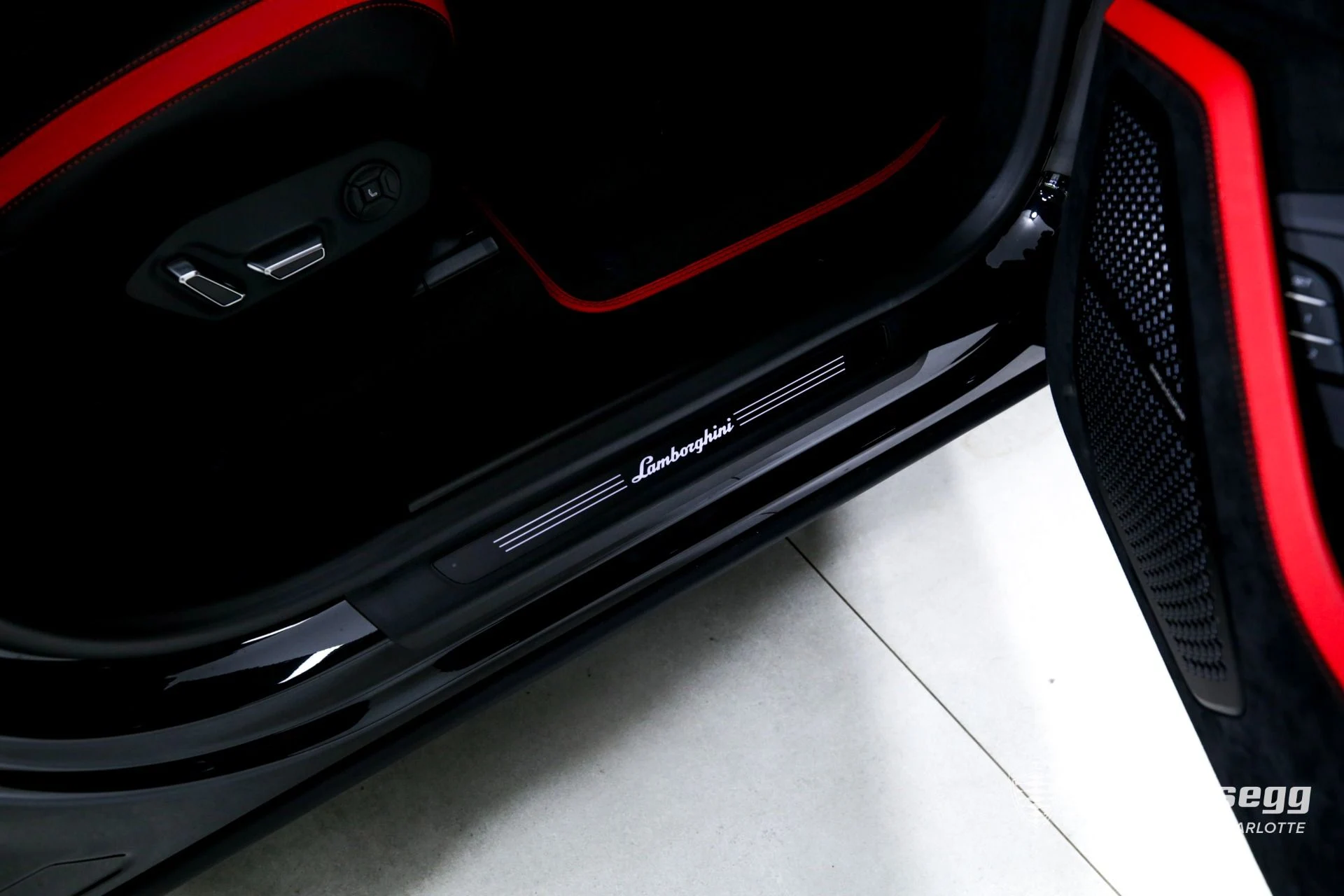 mph029_432962763_Used_2023_Lamborghini_Urus_Performante_1746560193_5405946e5b