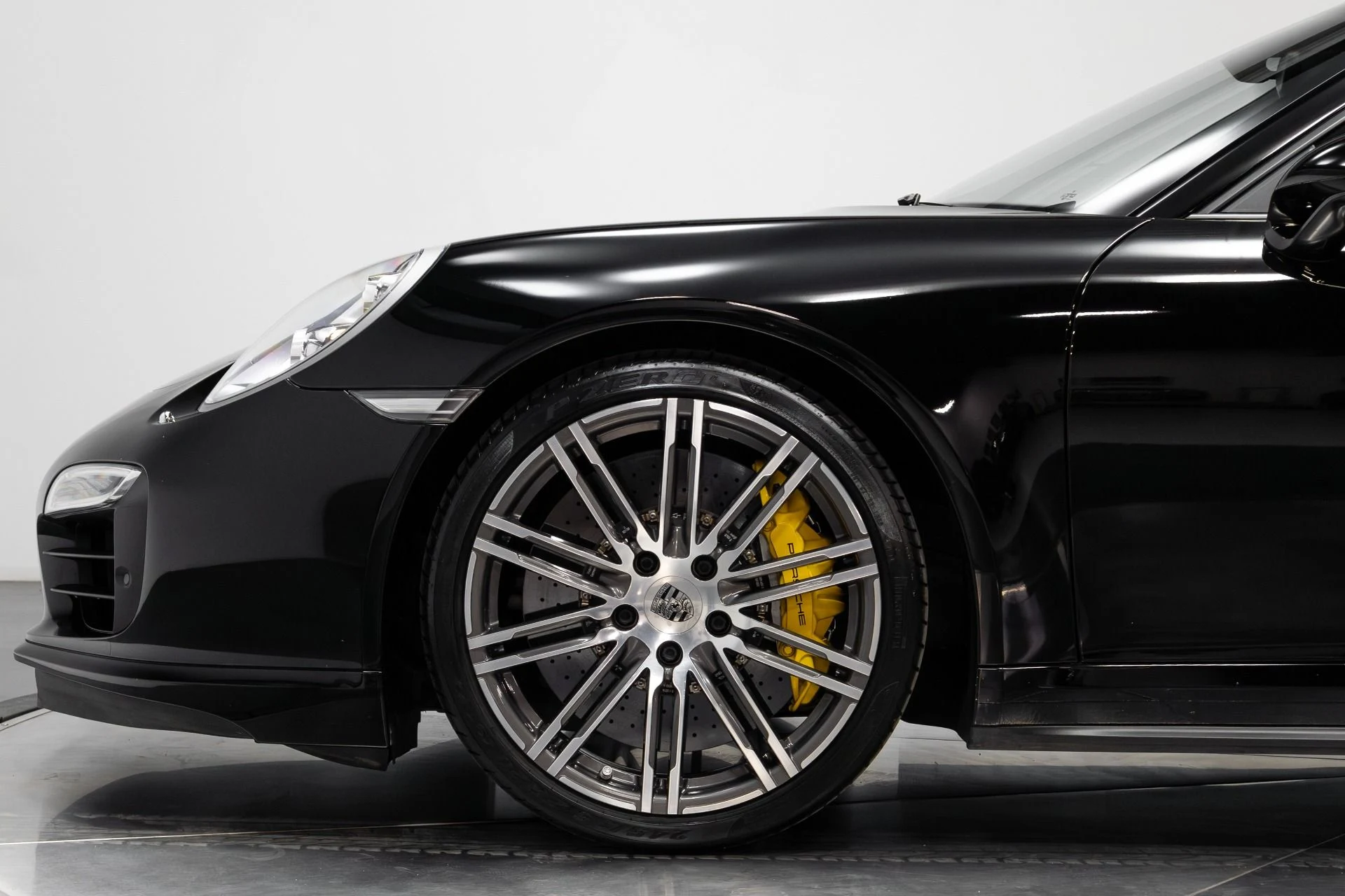 mph029_434011847_Used_2015_Porsche_911_Turbo_S_1761834686_cd8c481e4c