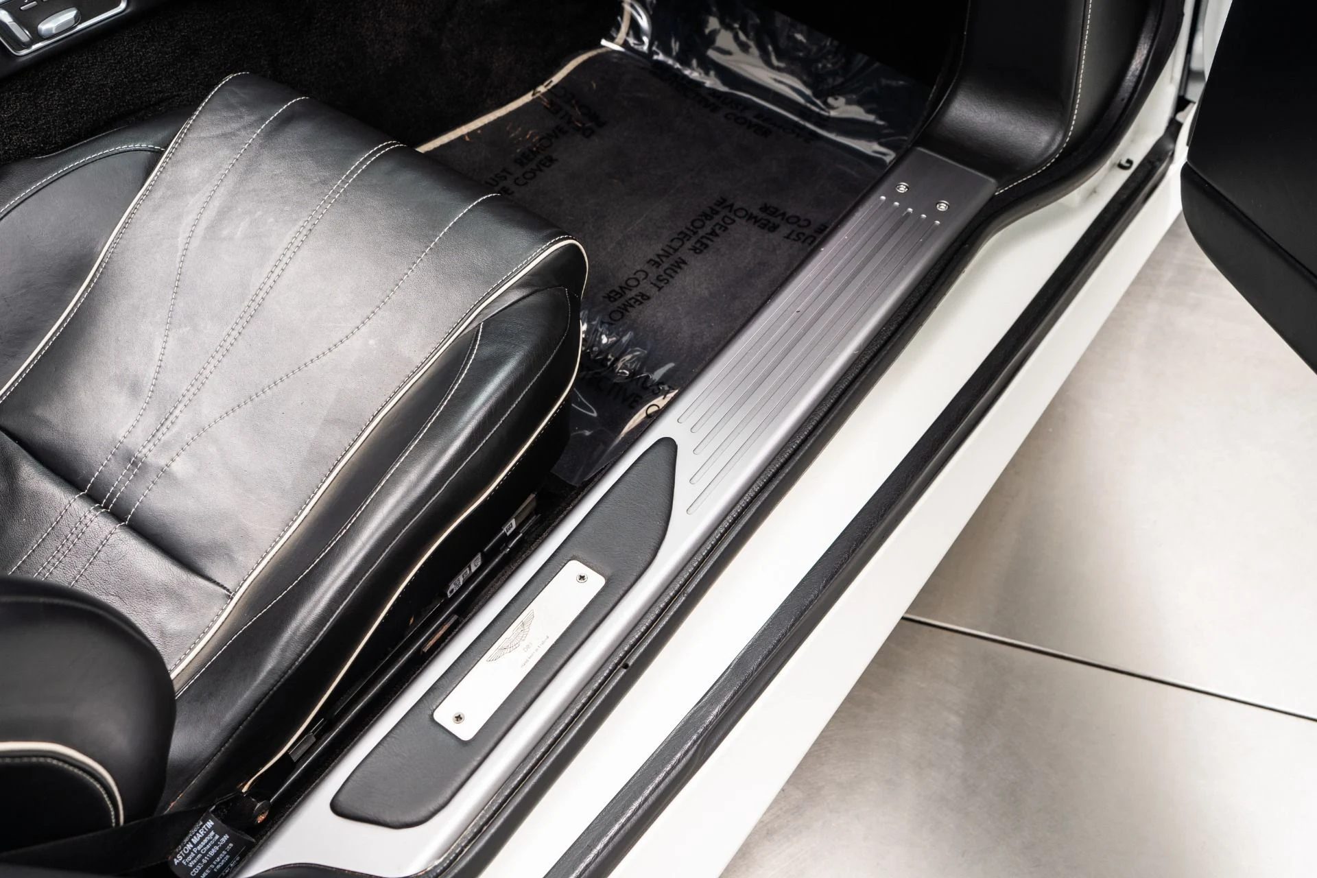 mph029_455568249_Used_2014_Aston_Martin_DB_9_Volante_1756220918_d47ca864ac