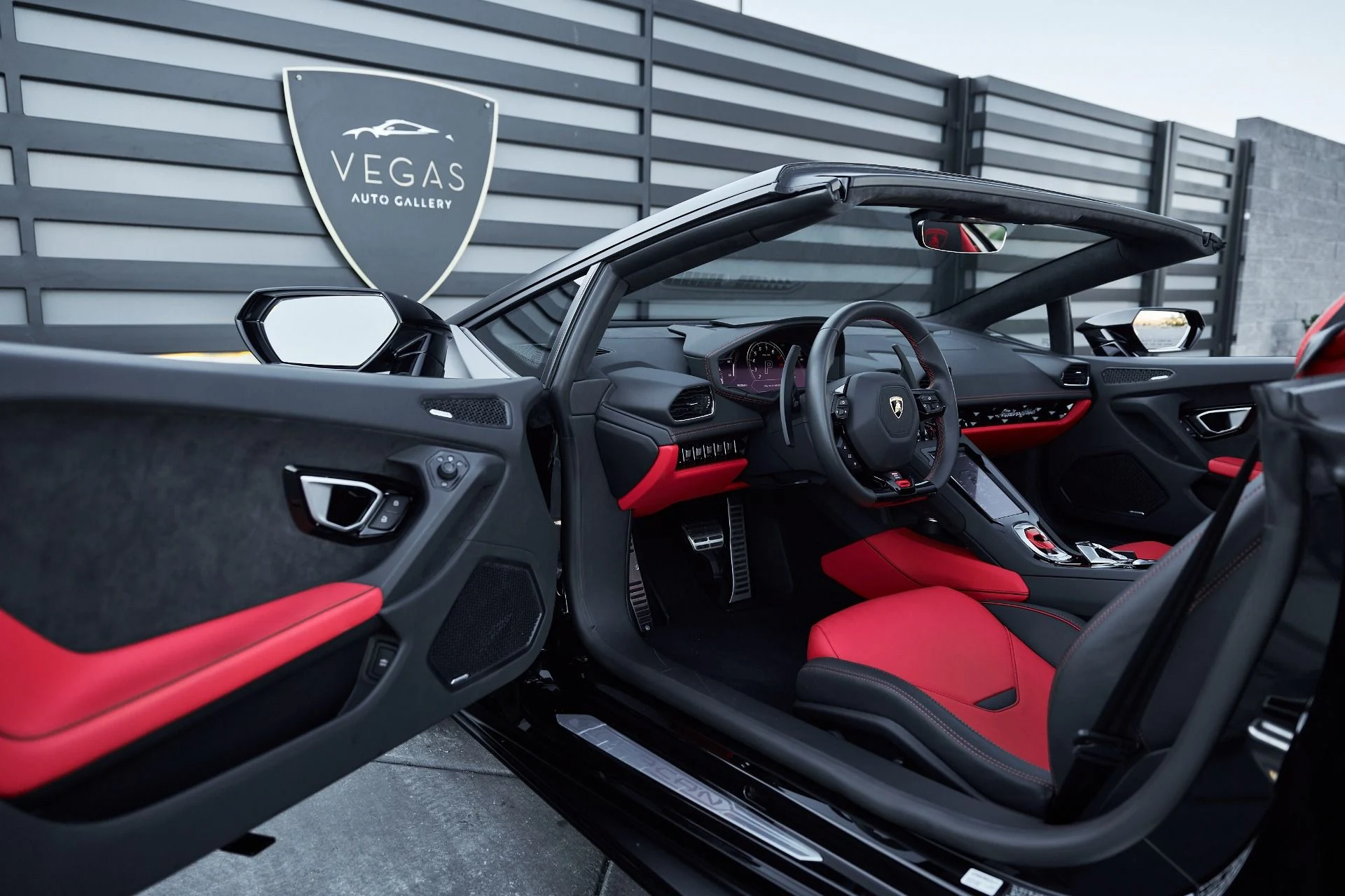 mph029_479086319_Used_2024_Lamborghini_Huracan_EVO_Spyder_1766881362_9f191171c9