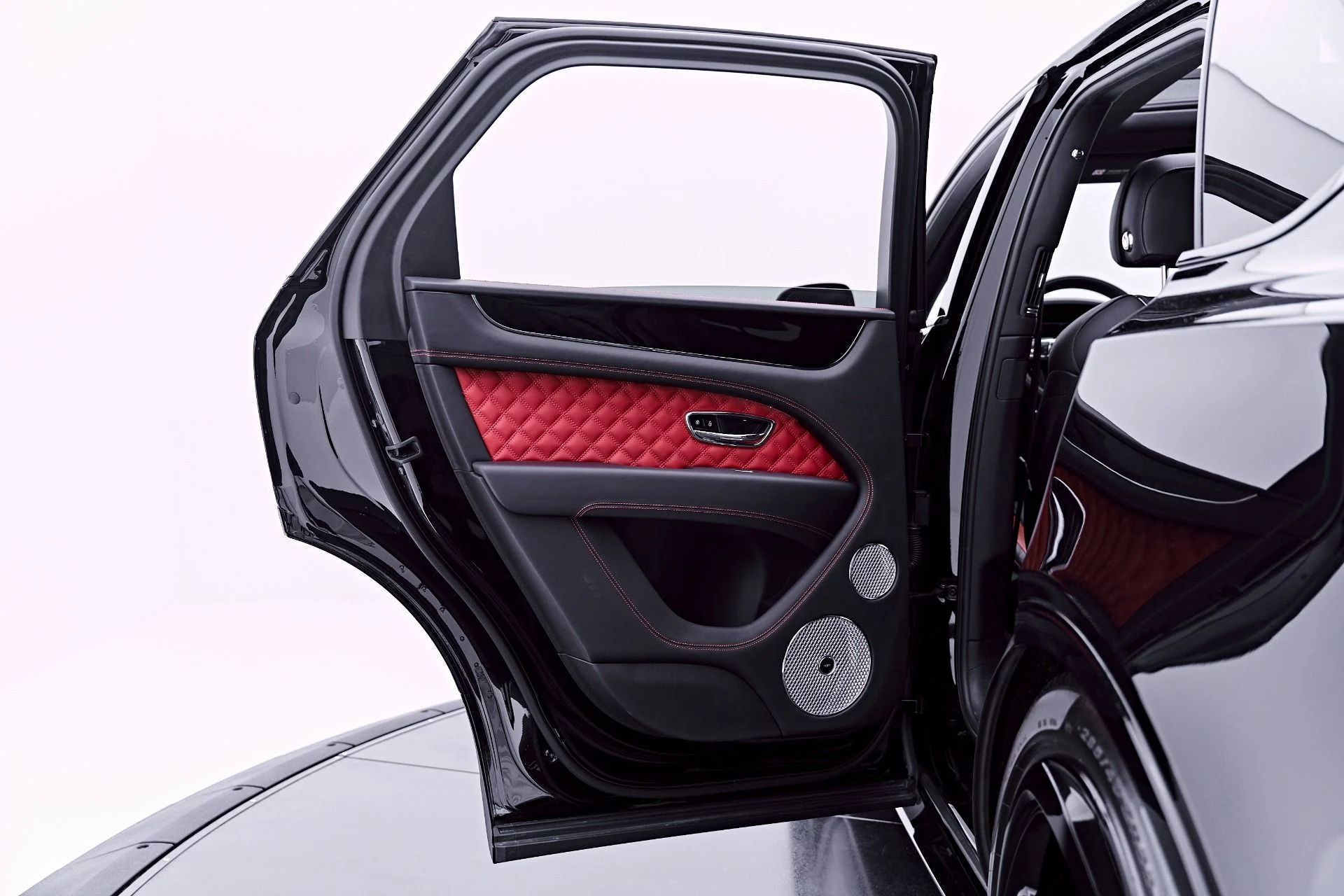 mph029_491167662_Used_2023_Bentley_Bentayga_S_1782967323_b5ee0d23b6