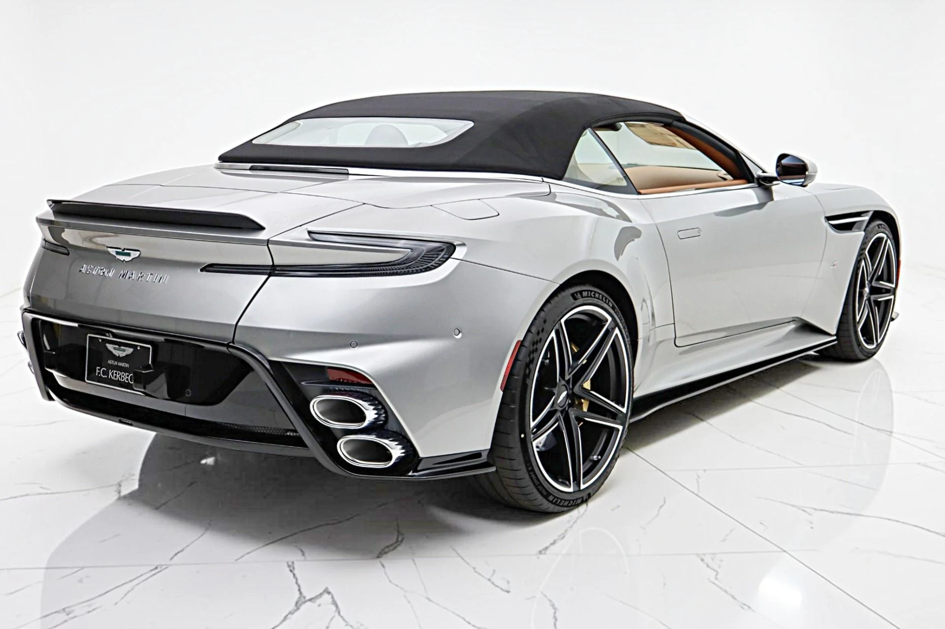 mph029_503232527_New_2026_Aston_Martin_DB_12_S_Volante_18df08d007