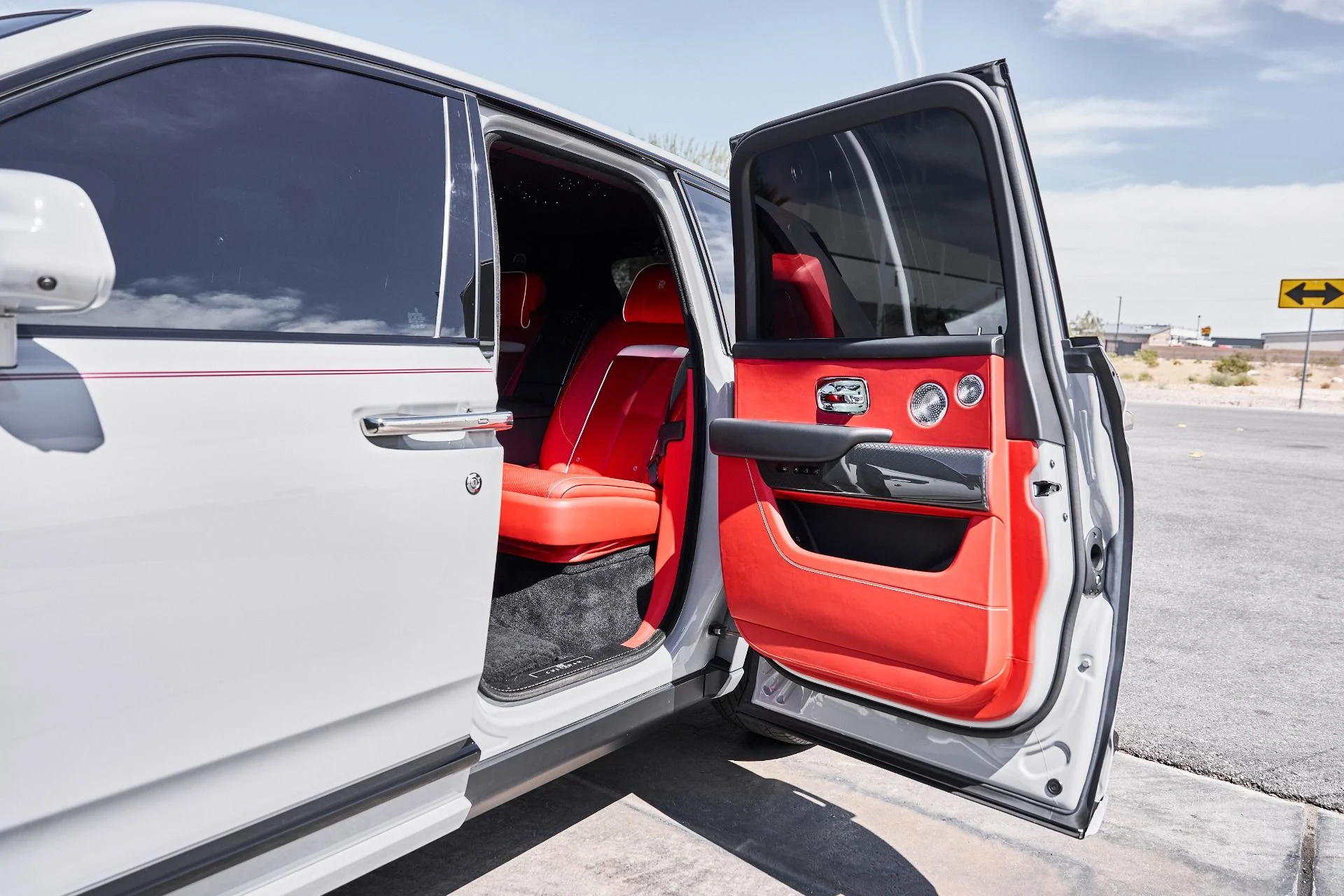 mph029_513964055_Used_2024_Rolls_Royce_Cullinan_Black_Badge_1775870983_879a552a19