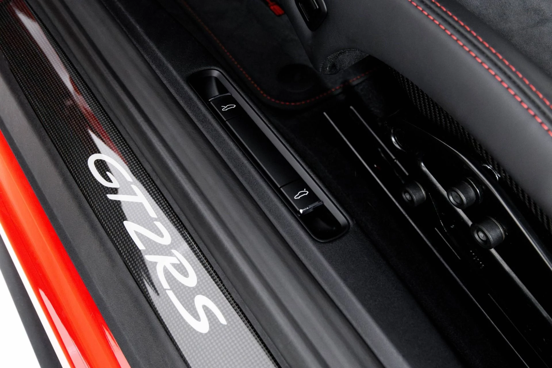 mph029_517908607_Used_2019_Porsche_911_GT_2_RS_1761868479_0621b2e455