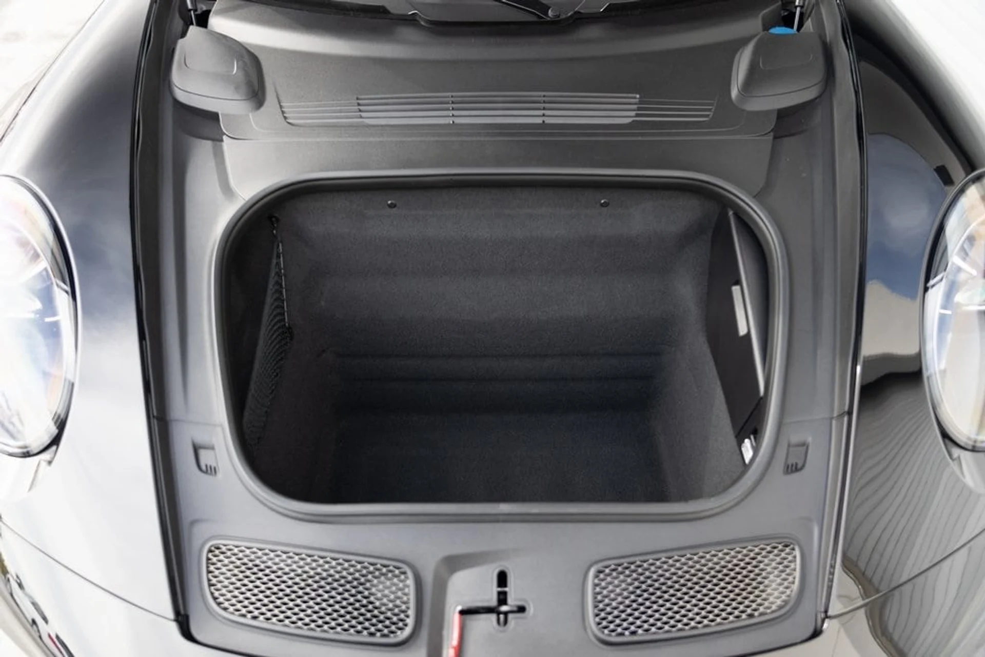 mph029_518966907_9214bd6ff95bdb90bf30973000e263dbx_05b6e2c1f2