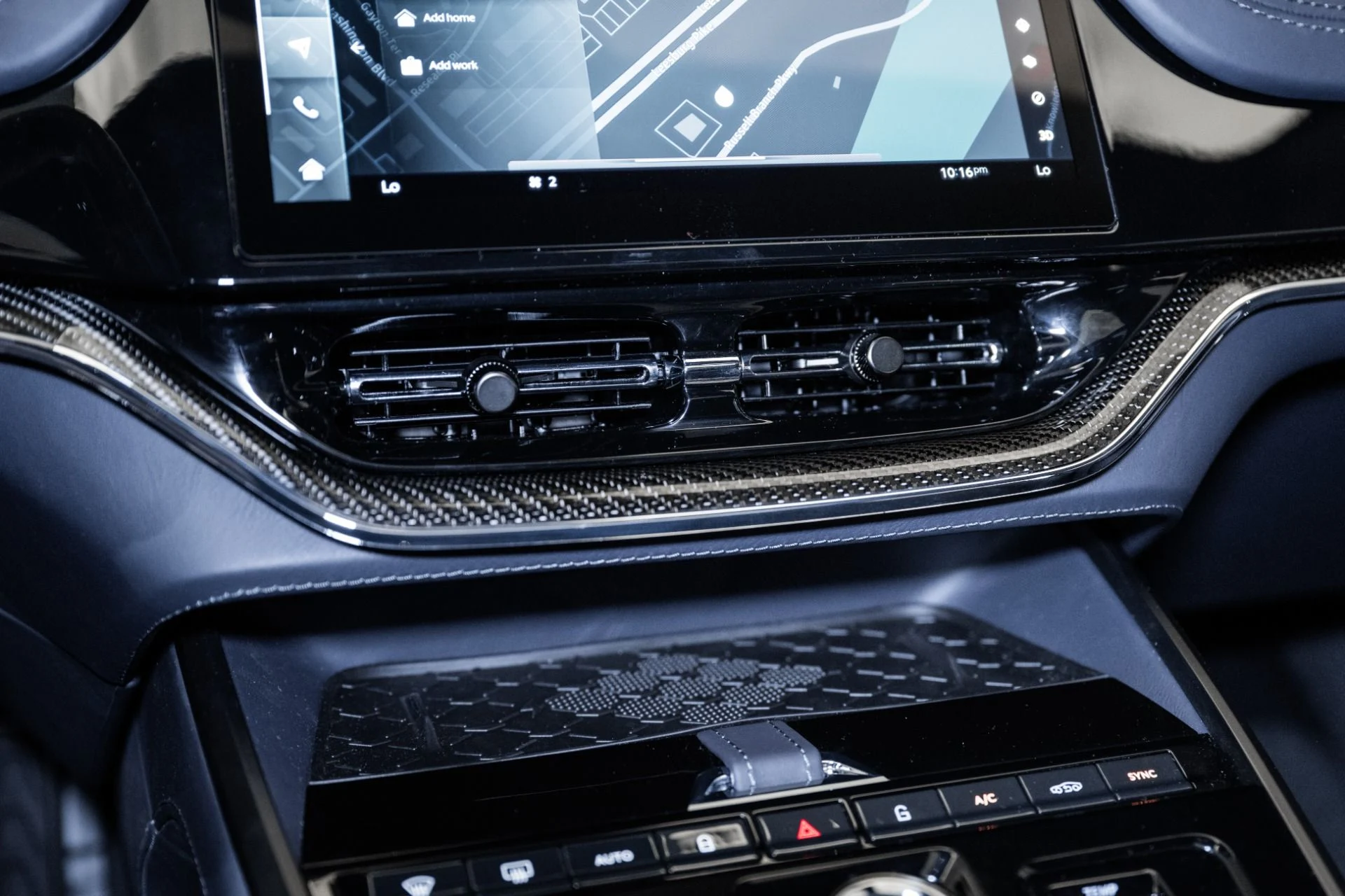 mph029_529695582_Used_2025_Aston_Martin_DBX_707_1754709382_db534a9384