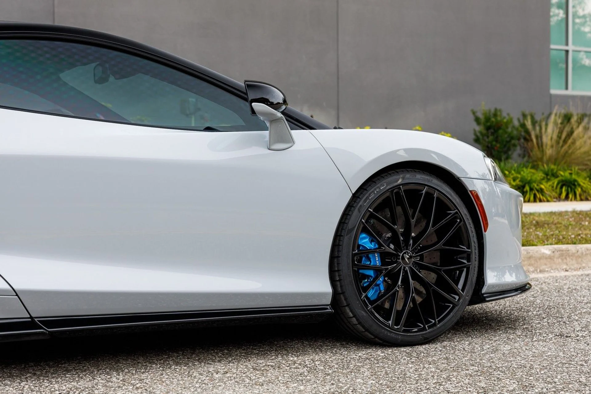 mph029_530461987_642_p30_l_8b9027f947