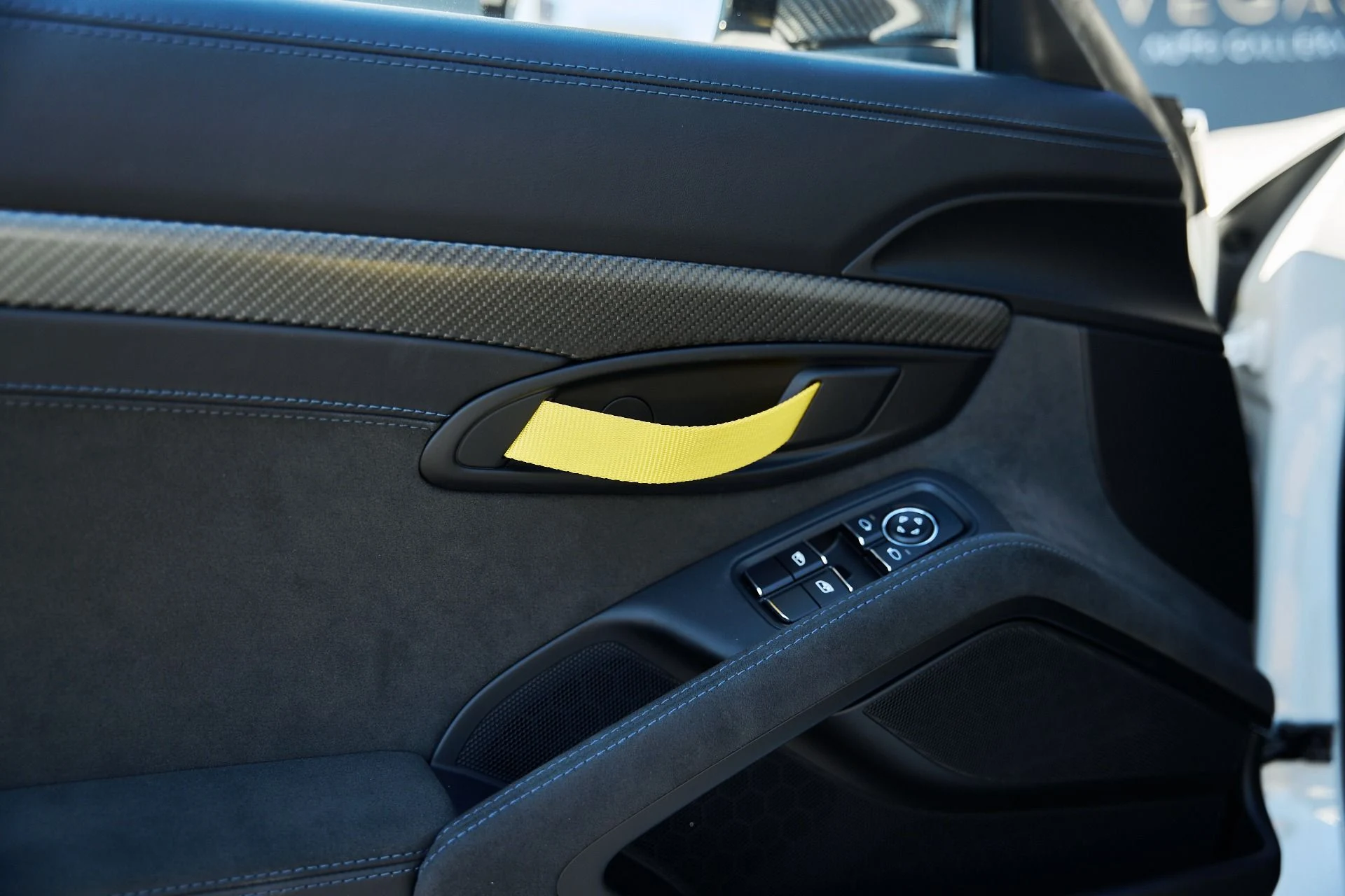 mph029_5316477_Used_2025_Porsche_718_Cayman_GT_4_RS_1766025505_d3dc255a2d