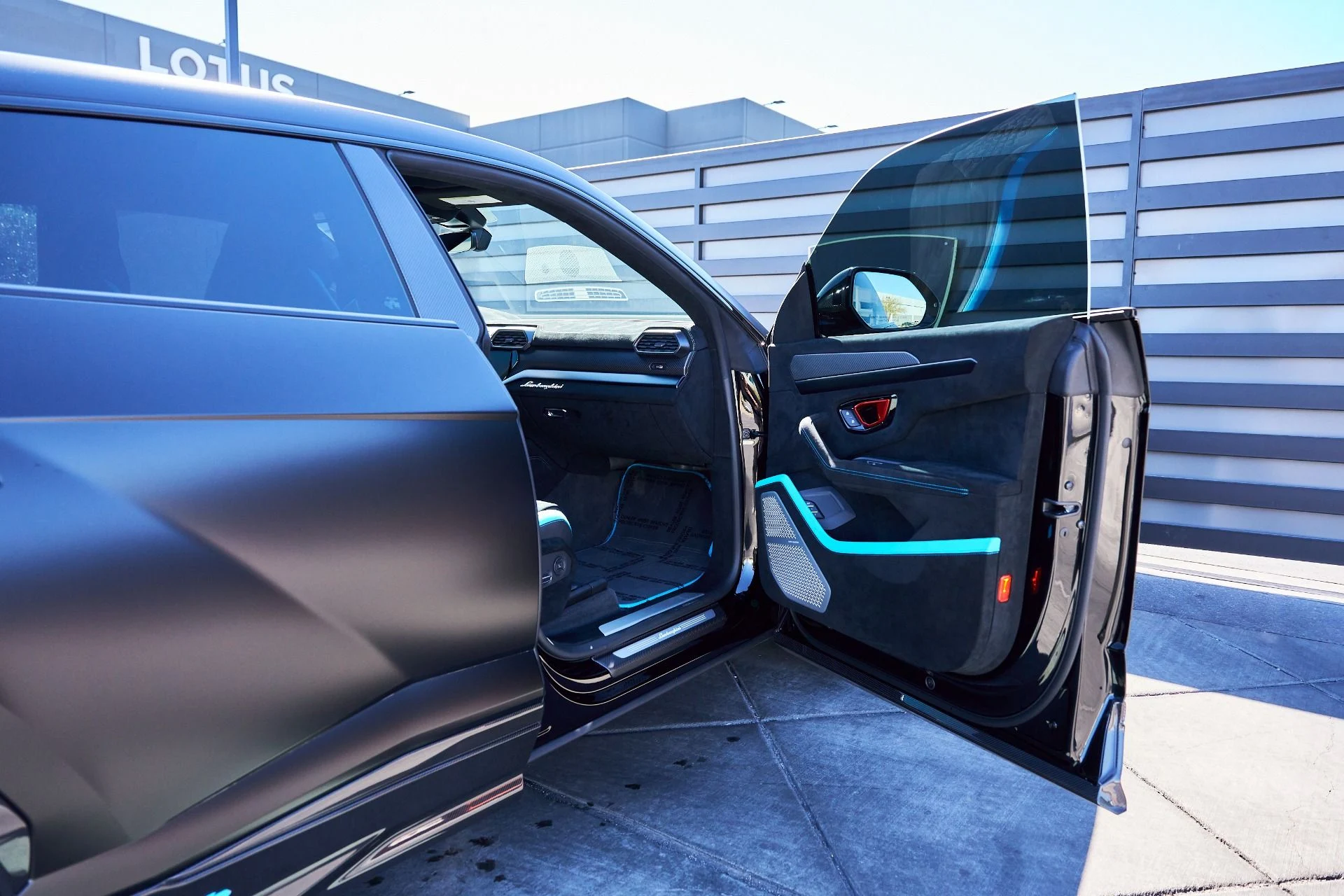 mph029_553559676_Used_2024_Lamborghini_Urus_Performante_1773367104_372238a0dd