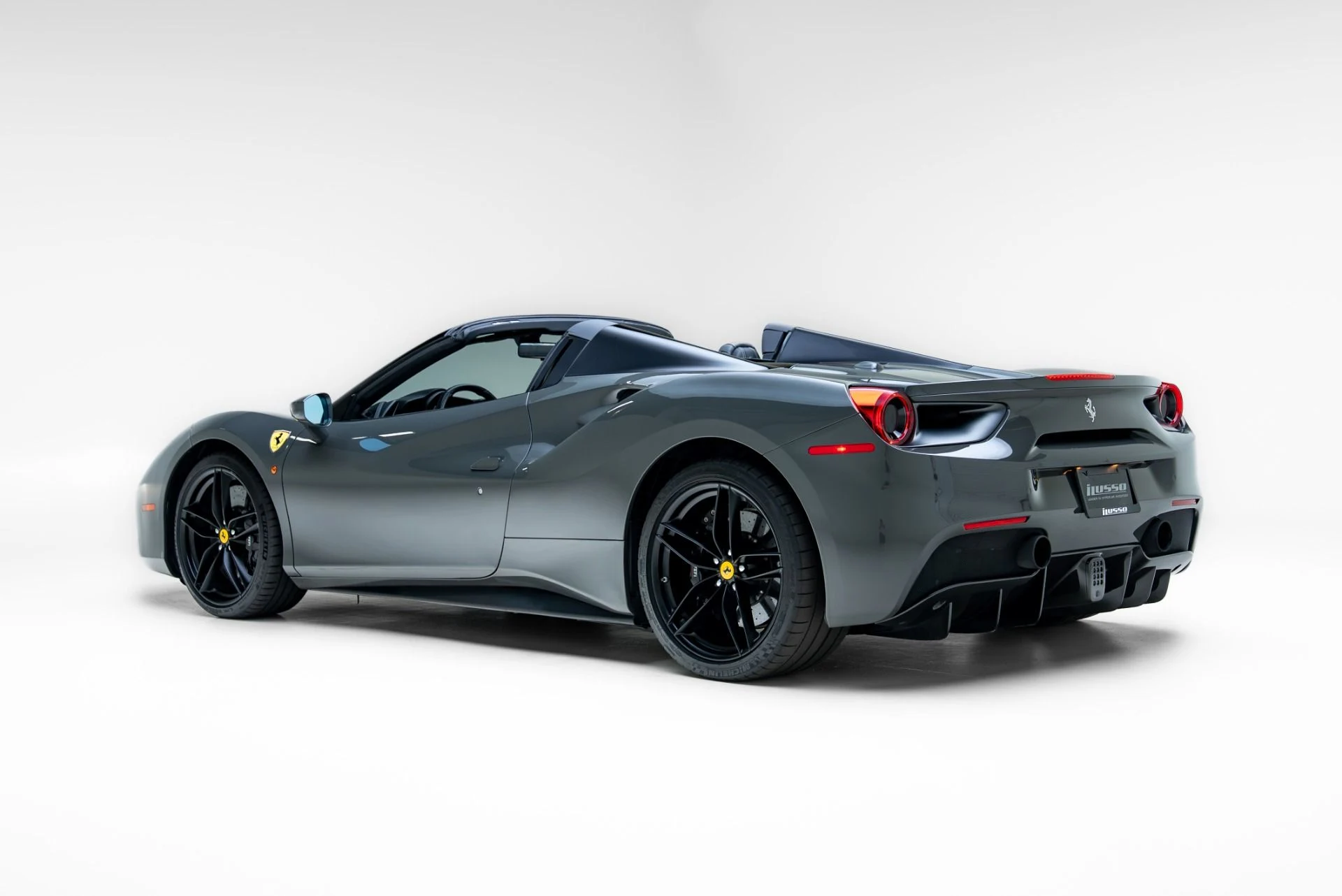 mph029_553800421_Used_2018_Ferrari_488_Spider_1778276724_33d8a66e16