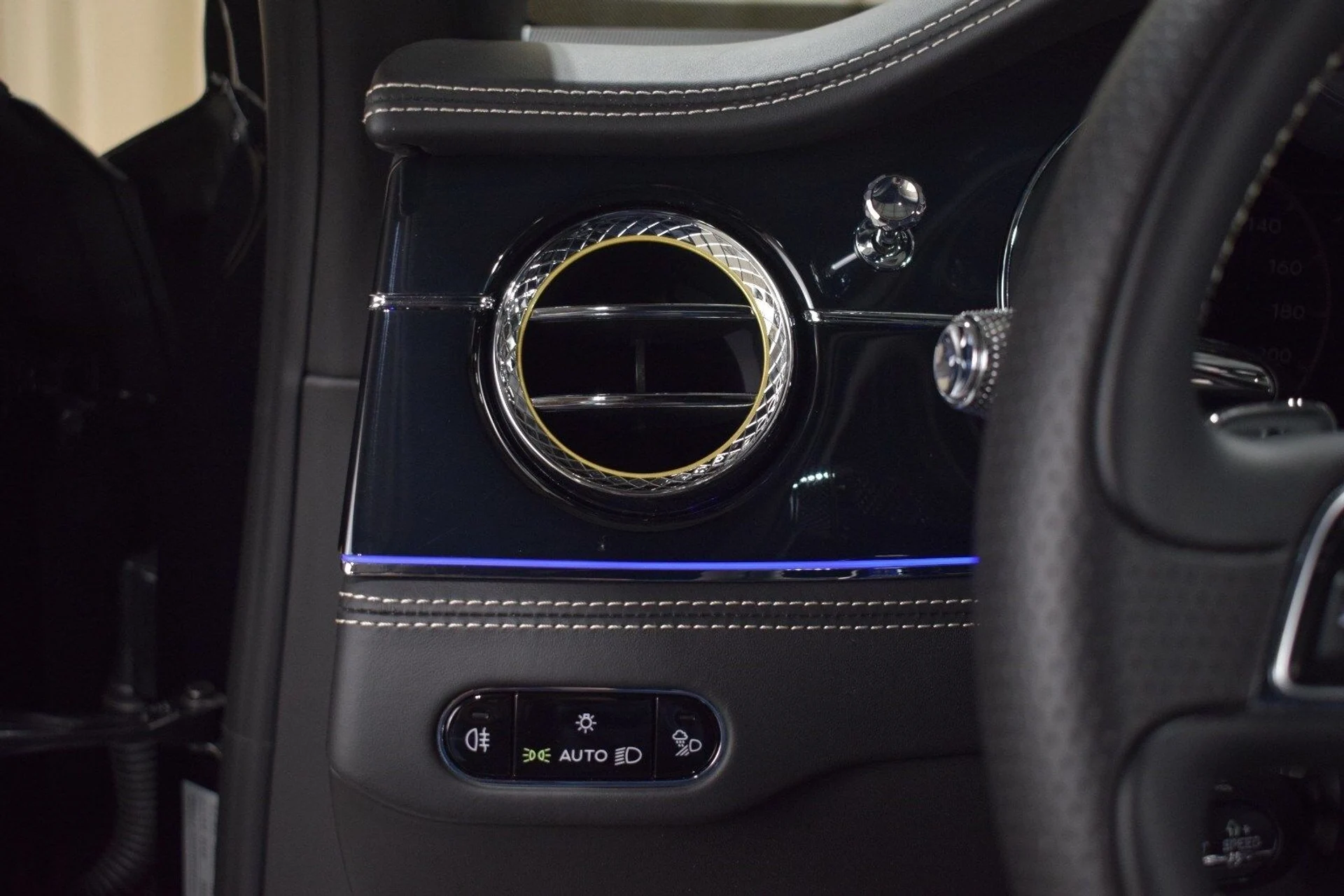 mph029_554816375_02efbf4c2381ffb2467727fec45979f4x_b0454602b8