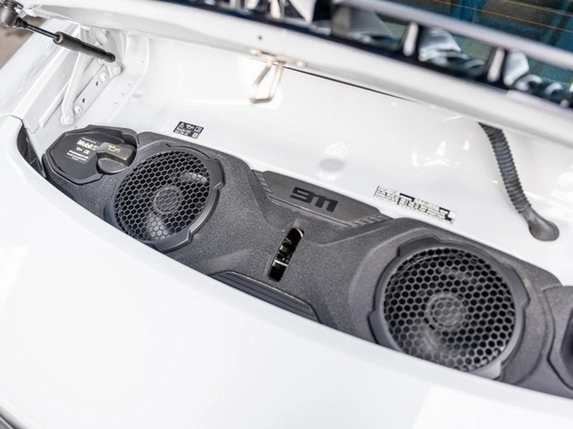 mph029_558161245_30_fee94c1e14