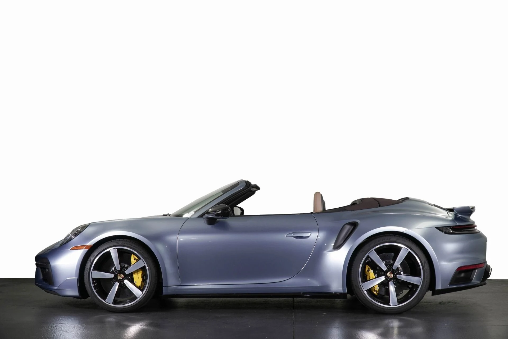 mph029_566947459_Used_2025_Porsche_911_Turbo_S_1776533142_361adea108