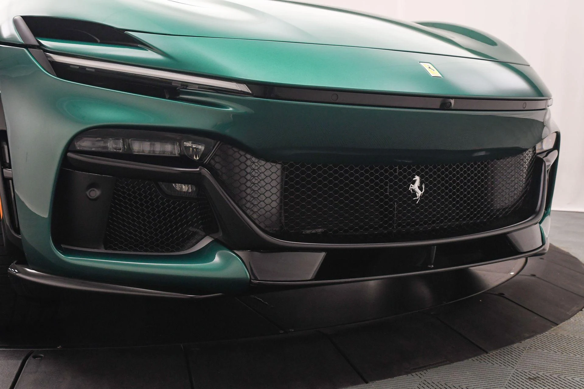 mph029_56961207_Used_2025_Ferrari_Purosangue_Verde_Pino_1757451459_02d317e93d
