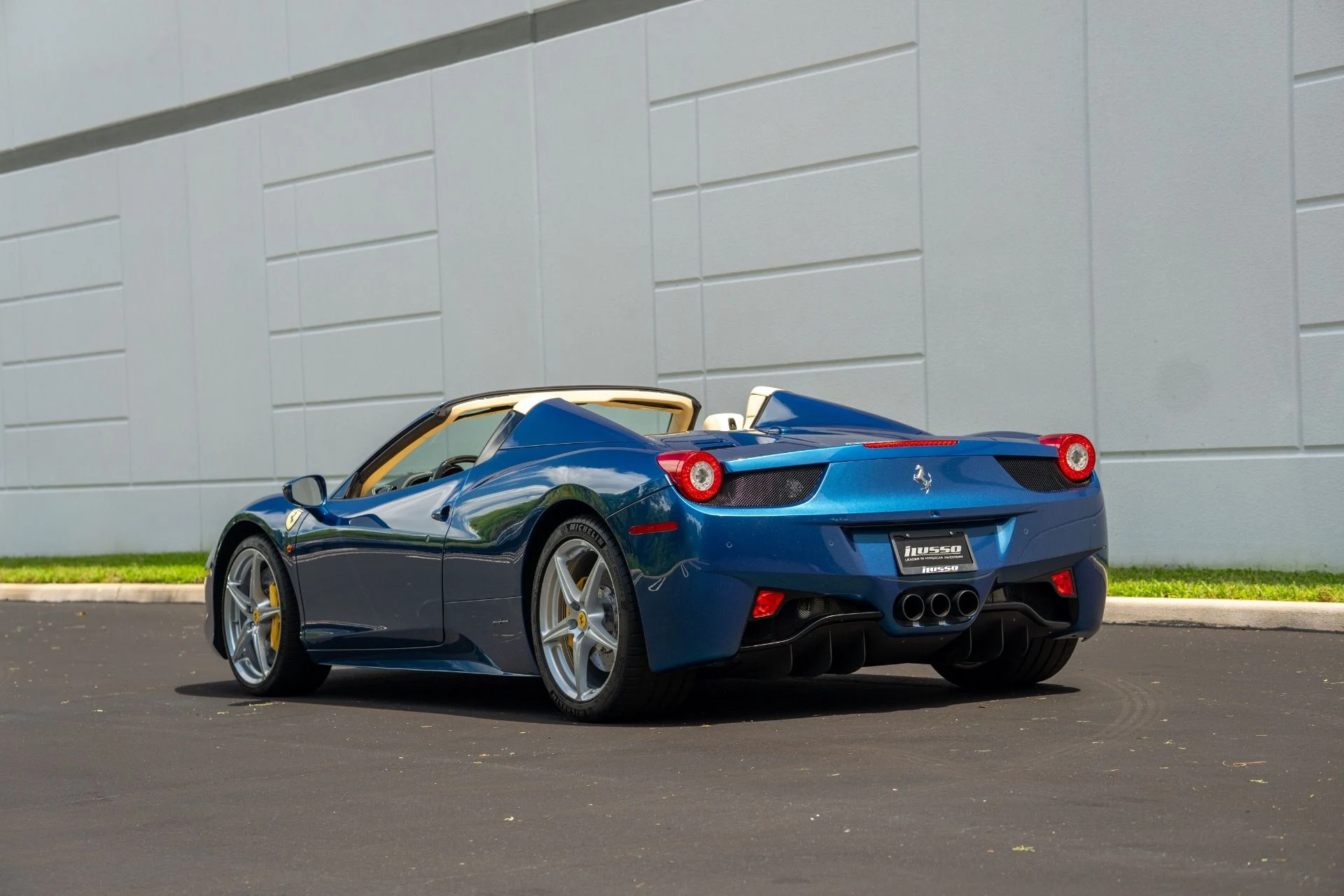 mph029_571281285_Used_2014_Ferrari_458_Spider_1757965695_7e44ee4bc3