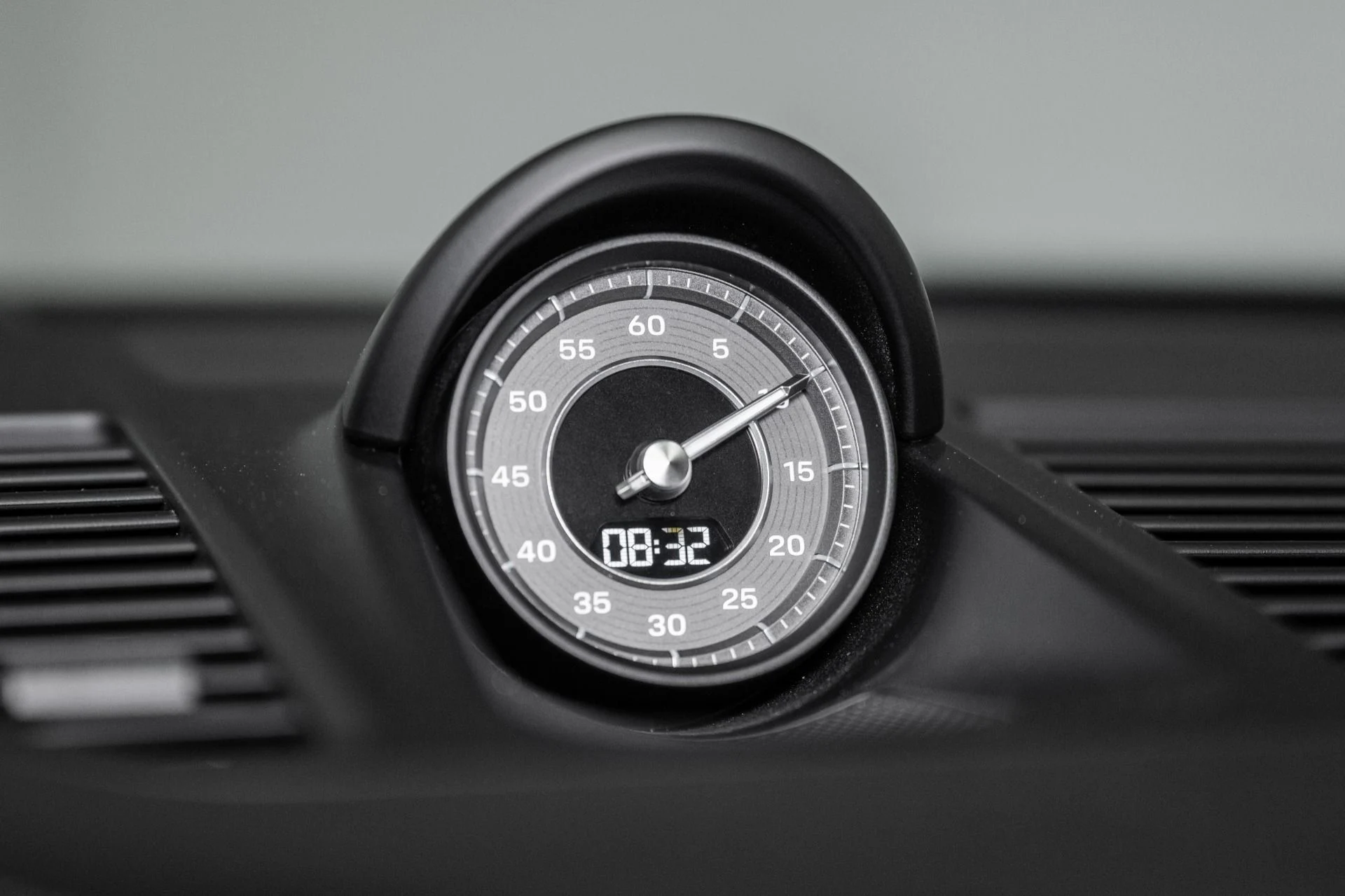 mph029_575324153_Used_2021_Porsche_911_Turbo_S_1775321937_6b32918f1e