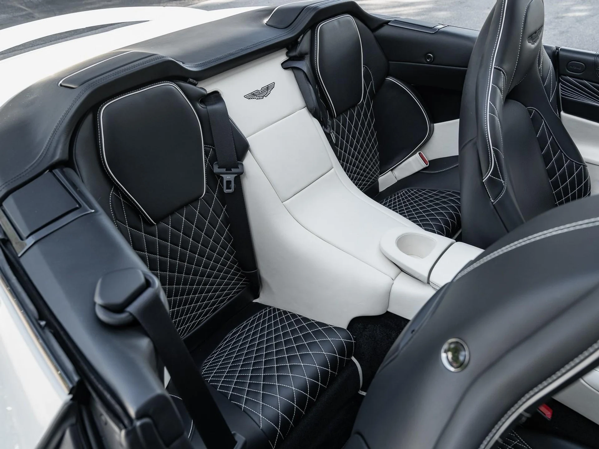 mph029_588018853_Used_2018_Aston_Martin_Vanquish_S_1759353683_4de1e5e8f6