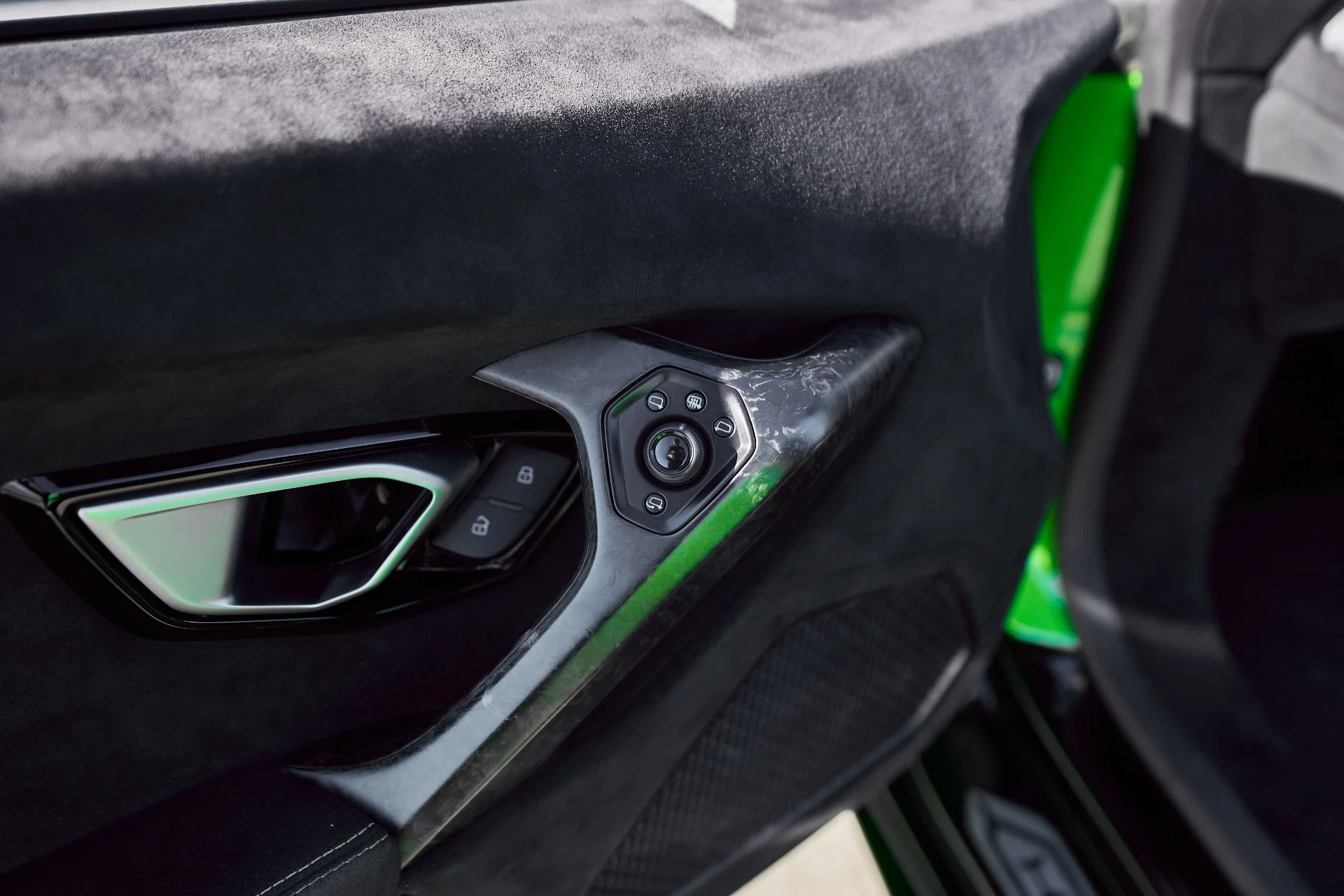 mph029_590639628_Used_2019_Lamborghini_Huracan_Performante_Spyder_1764058288_038d23b29b