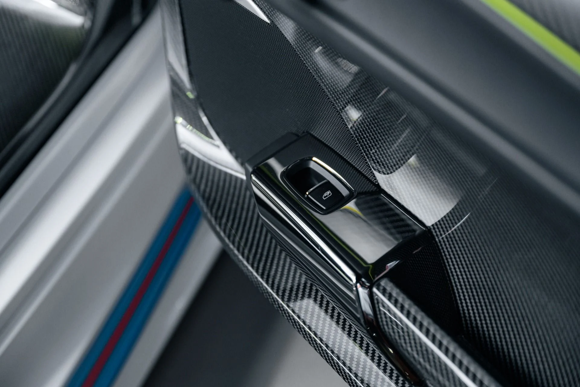 mph029_593040265_12440_p30_l_a197b3601c